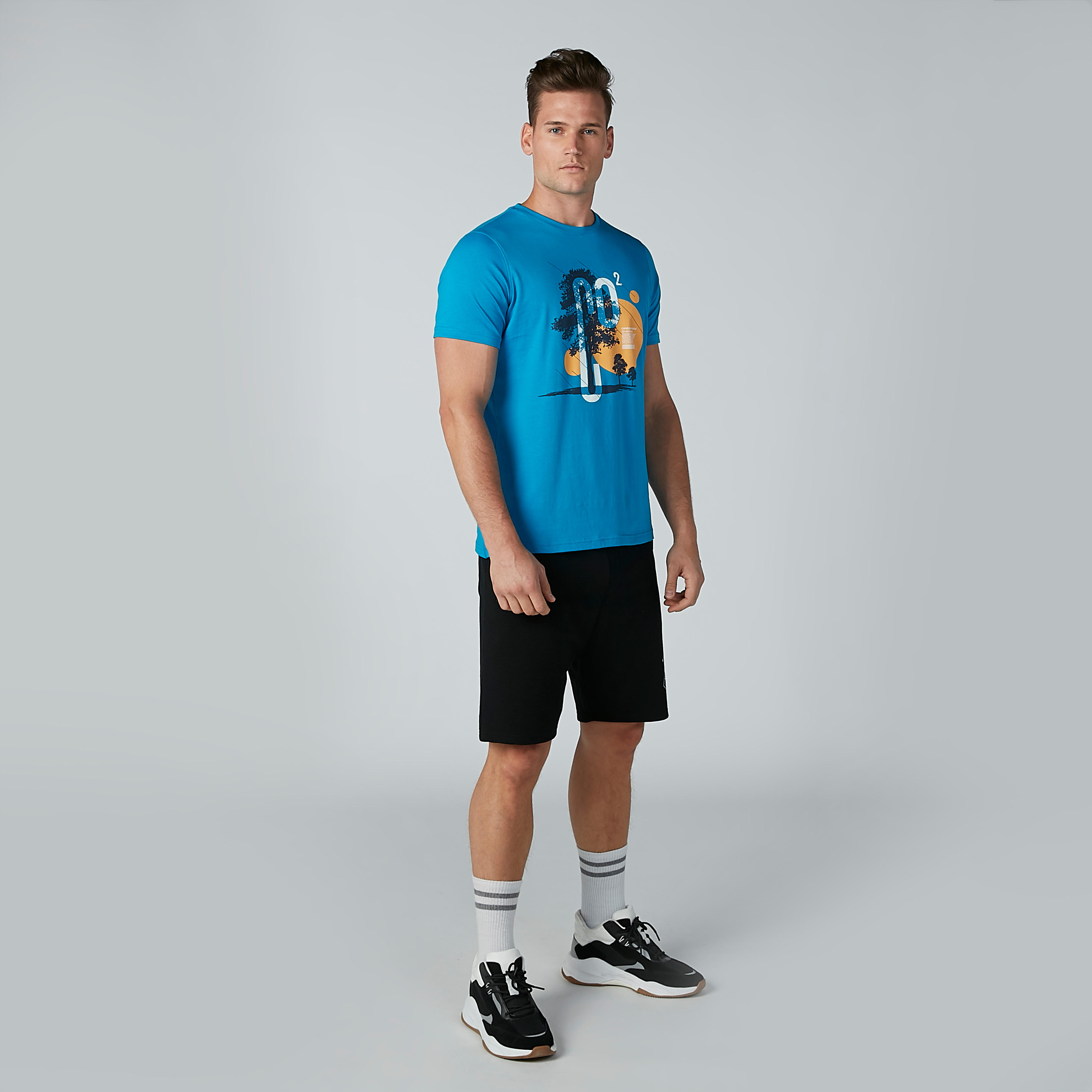 تيشيرت بطبعات وياقة مستديرة وأكمام قصيرة-men-clothing-tshirtsandpolos-tshirts-image-2