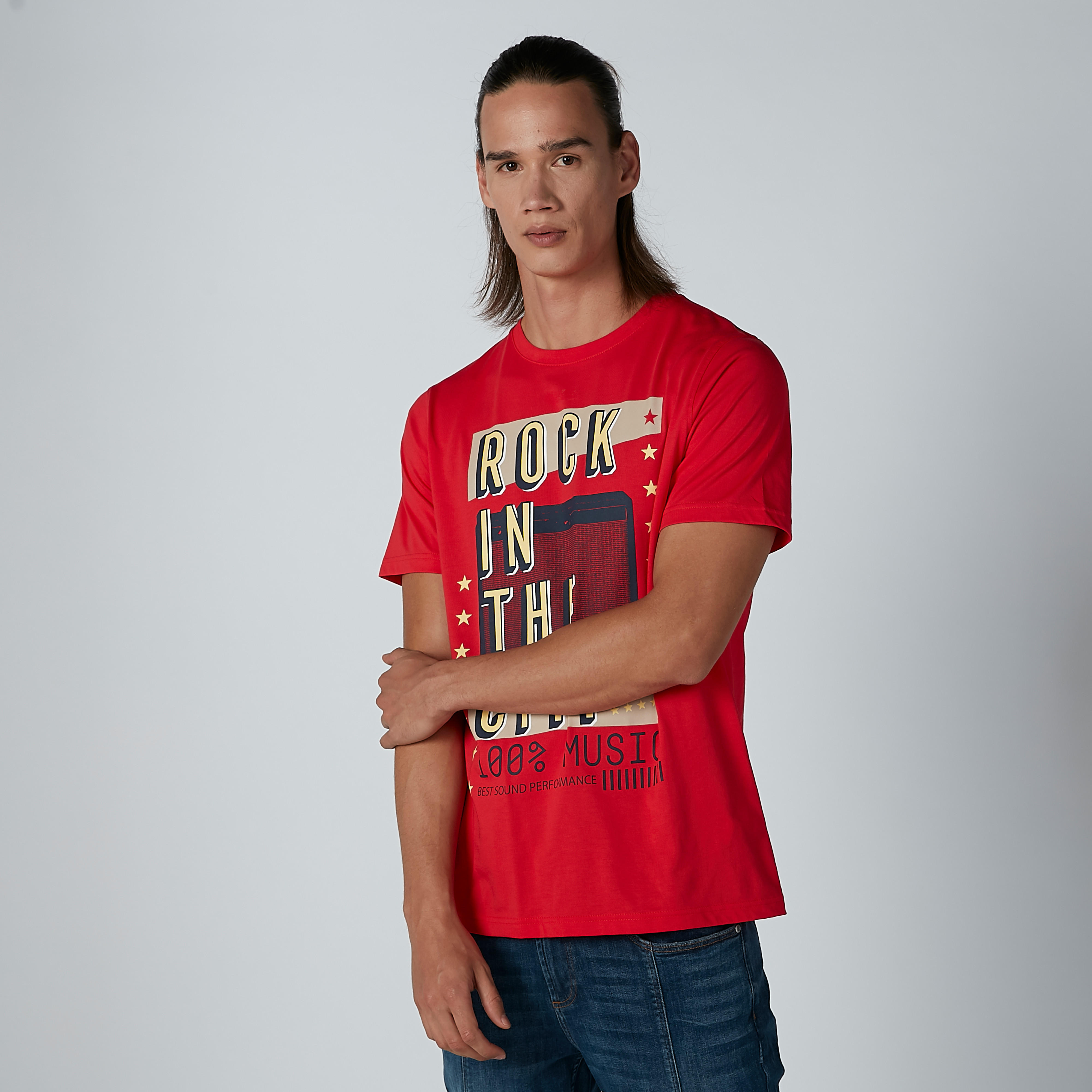 تيشيرت بطبعات وياقة مستديرة وأكمام قصيرة-men-clothing-tshirtsandpolos-tshirts-image-2