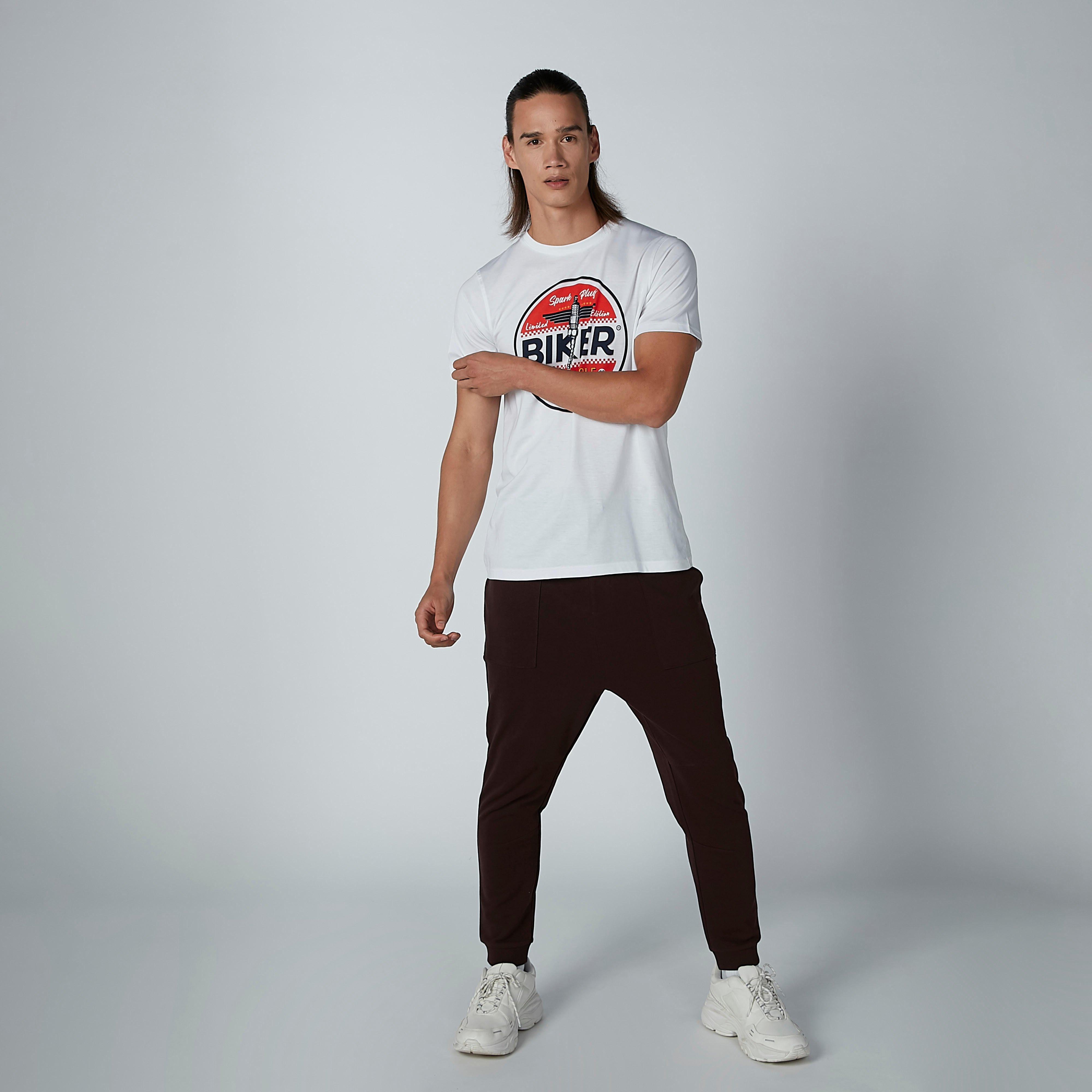 تيشيرت بياقة مستديرة وأكمام قصيرة وطبعات-men-clothing-tshirtsandpolos-tshirts-image-3