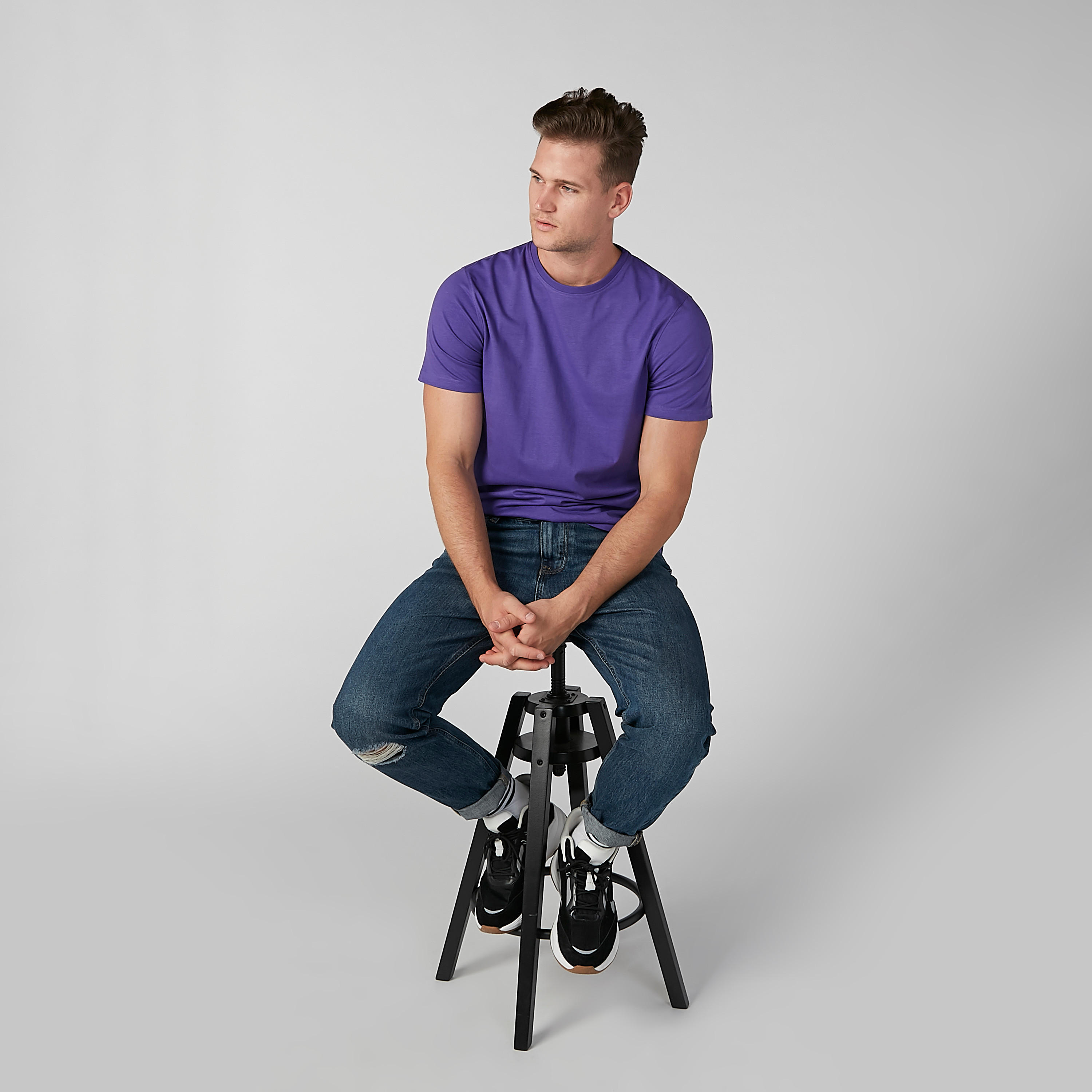 تيشيرت سادة بياقة مستديرة وأكمام قصيرة-men-clothing-tshirtsandpolos-tshirts-image-1
