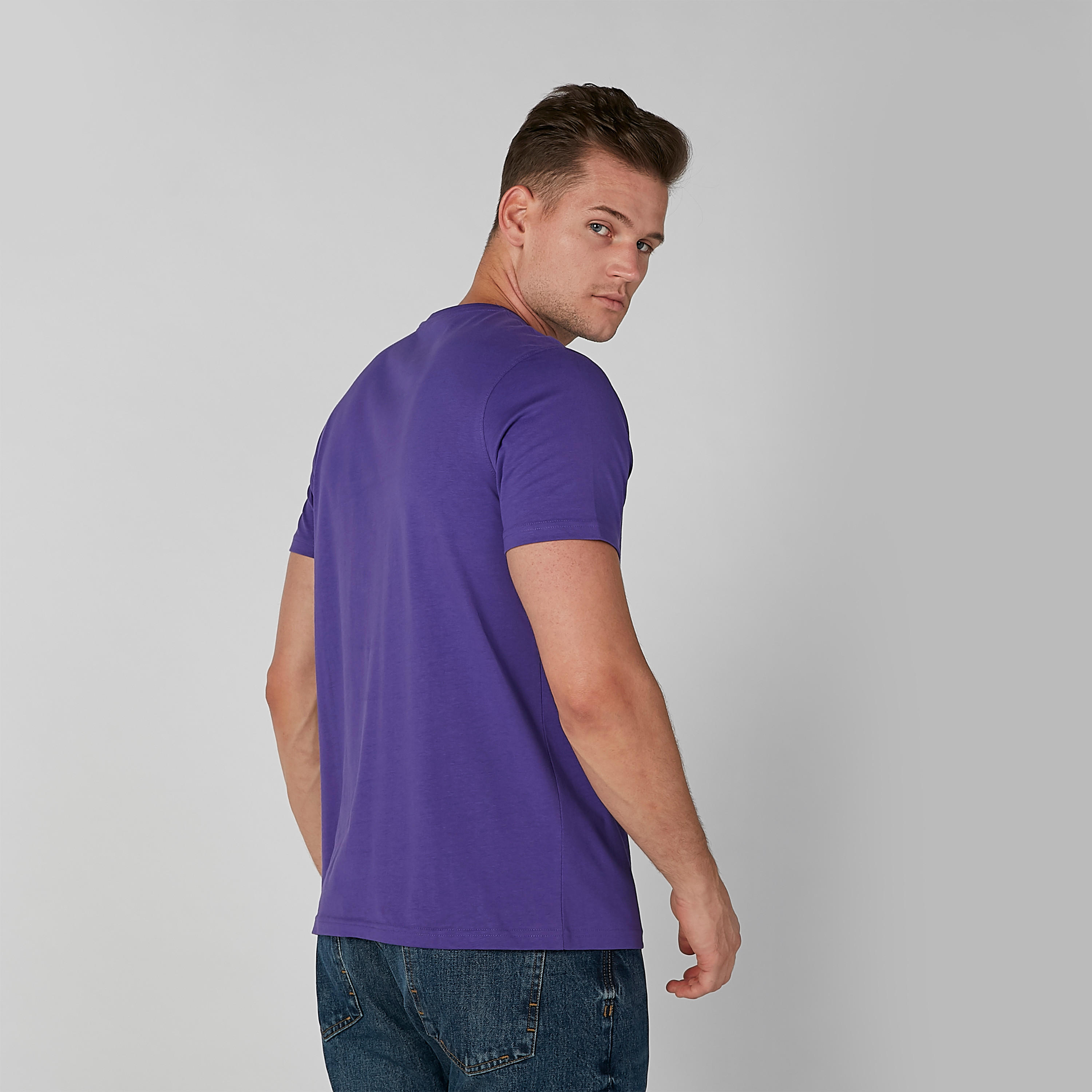 تيشيرت سادة بياقة مستديرة وأكمام قصيرة-men-clothing-tshirtsandpolos-tshirts-image-4
