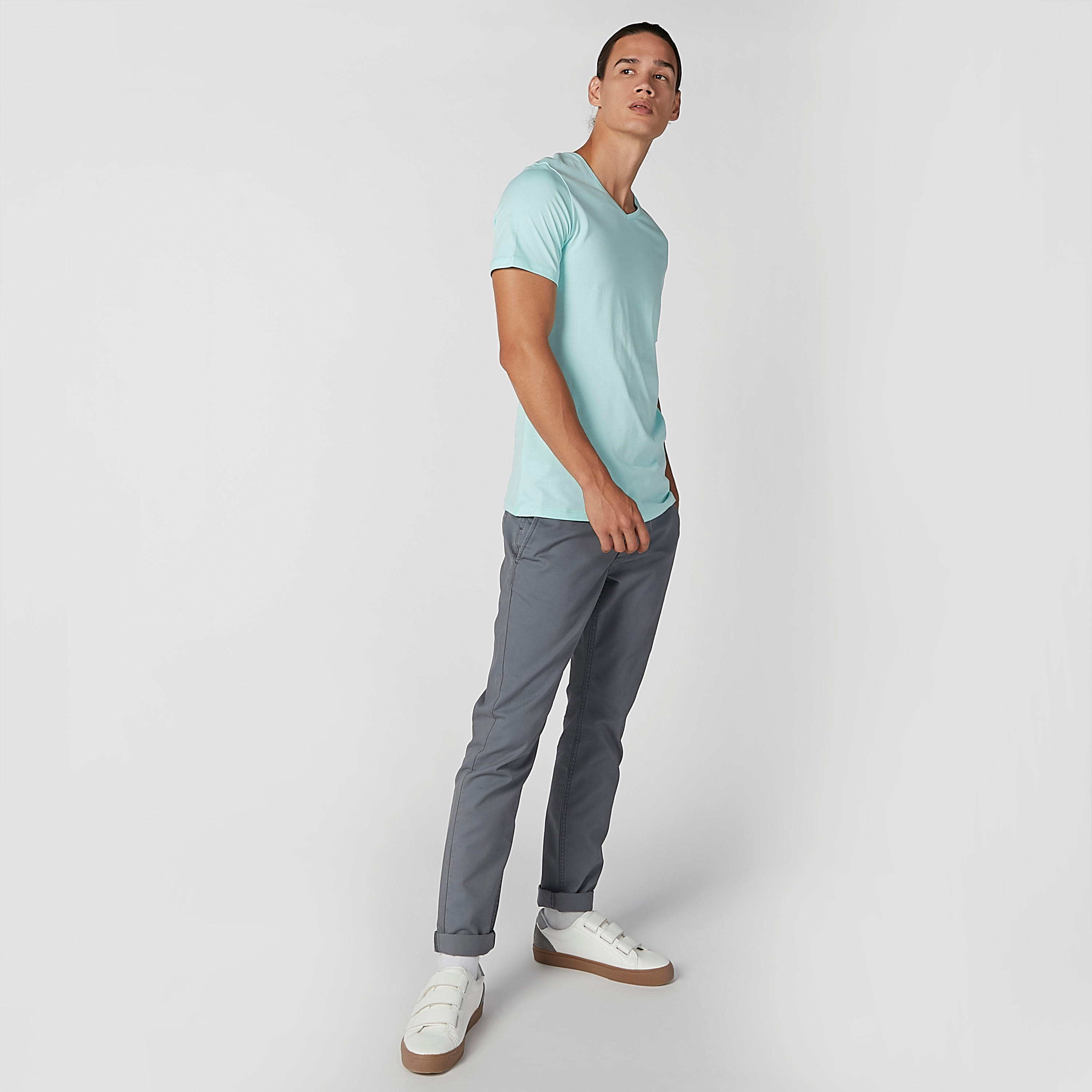 تيشيرت سادة بياقة مثلثة وأكمام قصيرة-men-clothing-tshirtsandpolos-tshirts-image-3