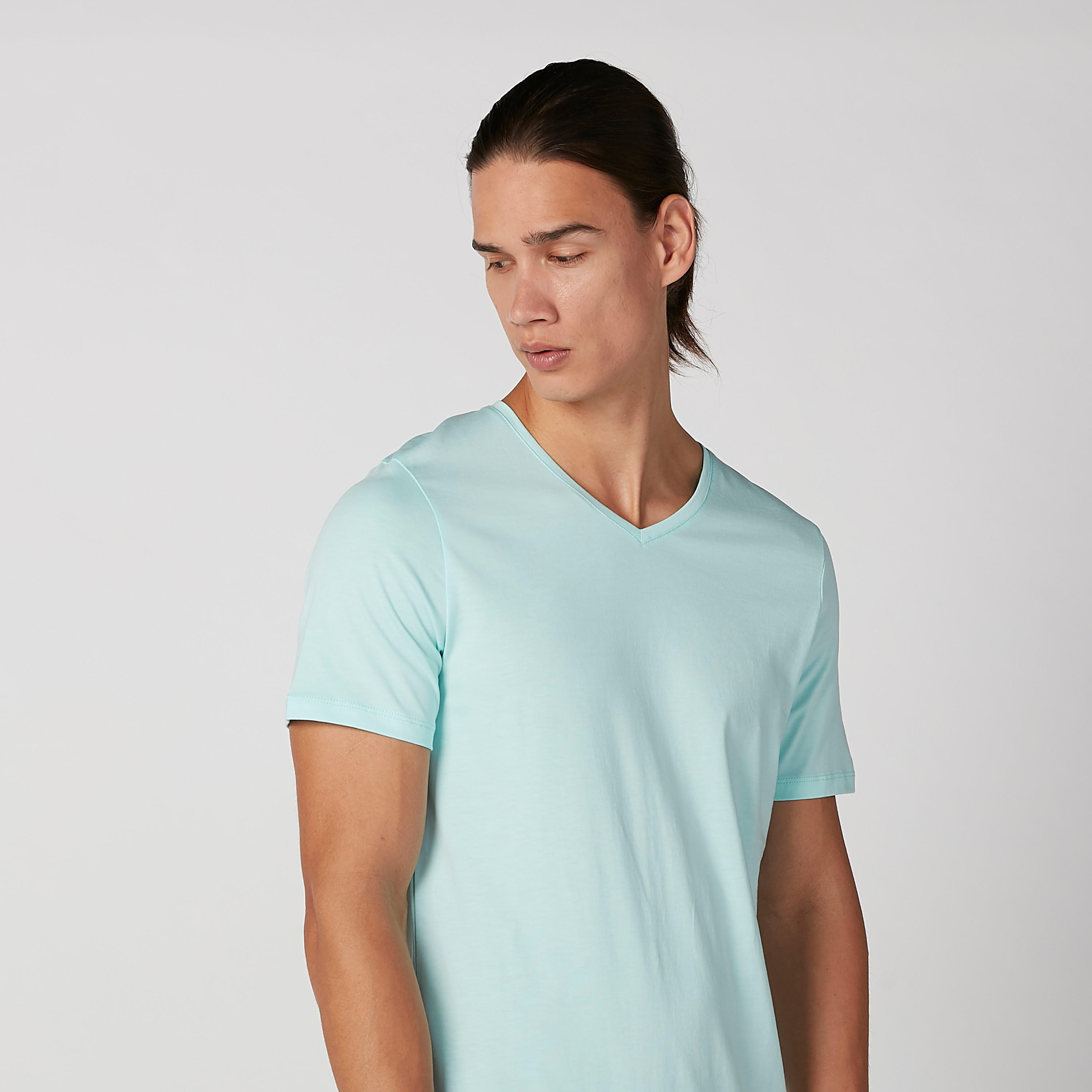 تيشيرت سادة بياقة مثلثة وأكمام قصيرة-men-clothing-tshirtsandpolos-tshirts-image-2