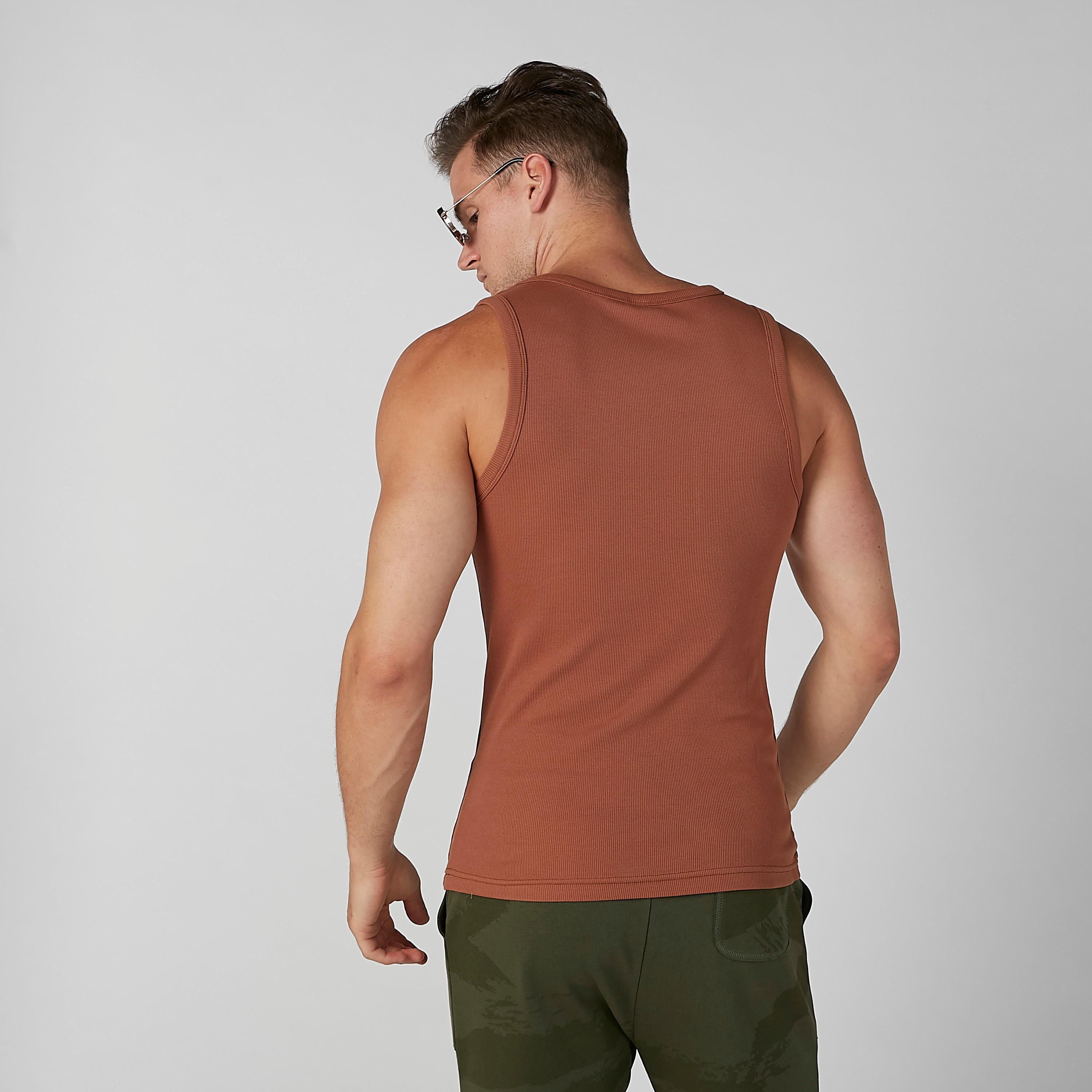 فيست بارز الملمس دون أكمام بياقة عميقة-men-clothing-tshirtsandpolos-vests-image-2
