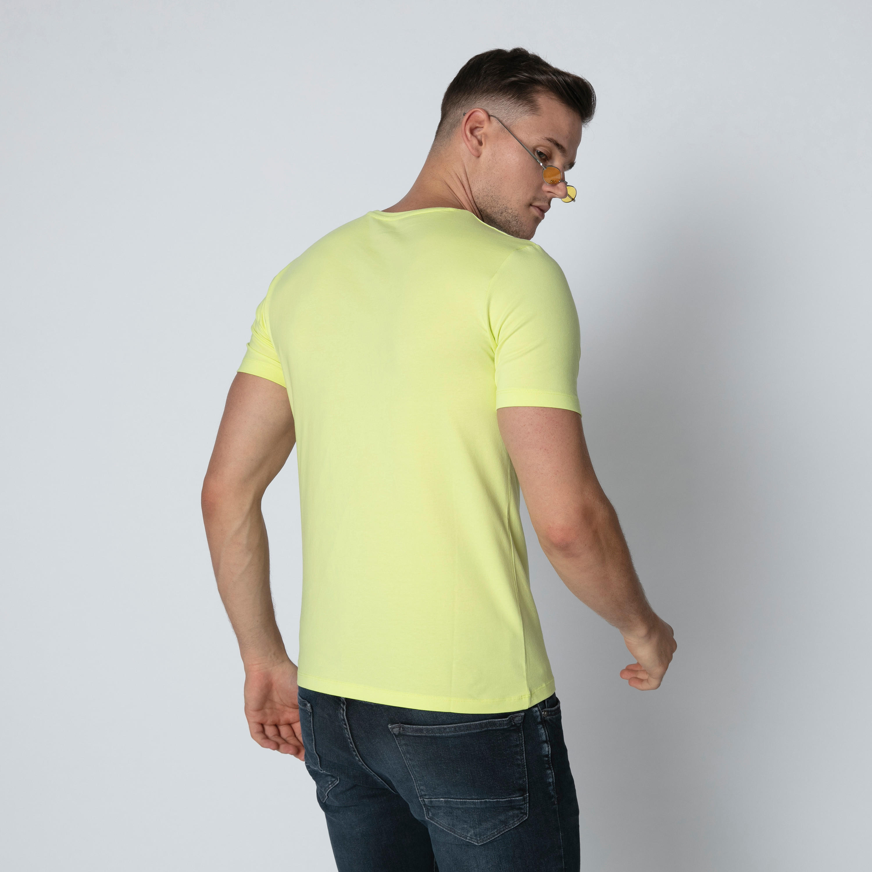 تيشيرت سادة بياقة مستديرة وأكمام قصيرة-men-clothing-tshirtsandpolos-tshirts-image-2