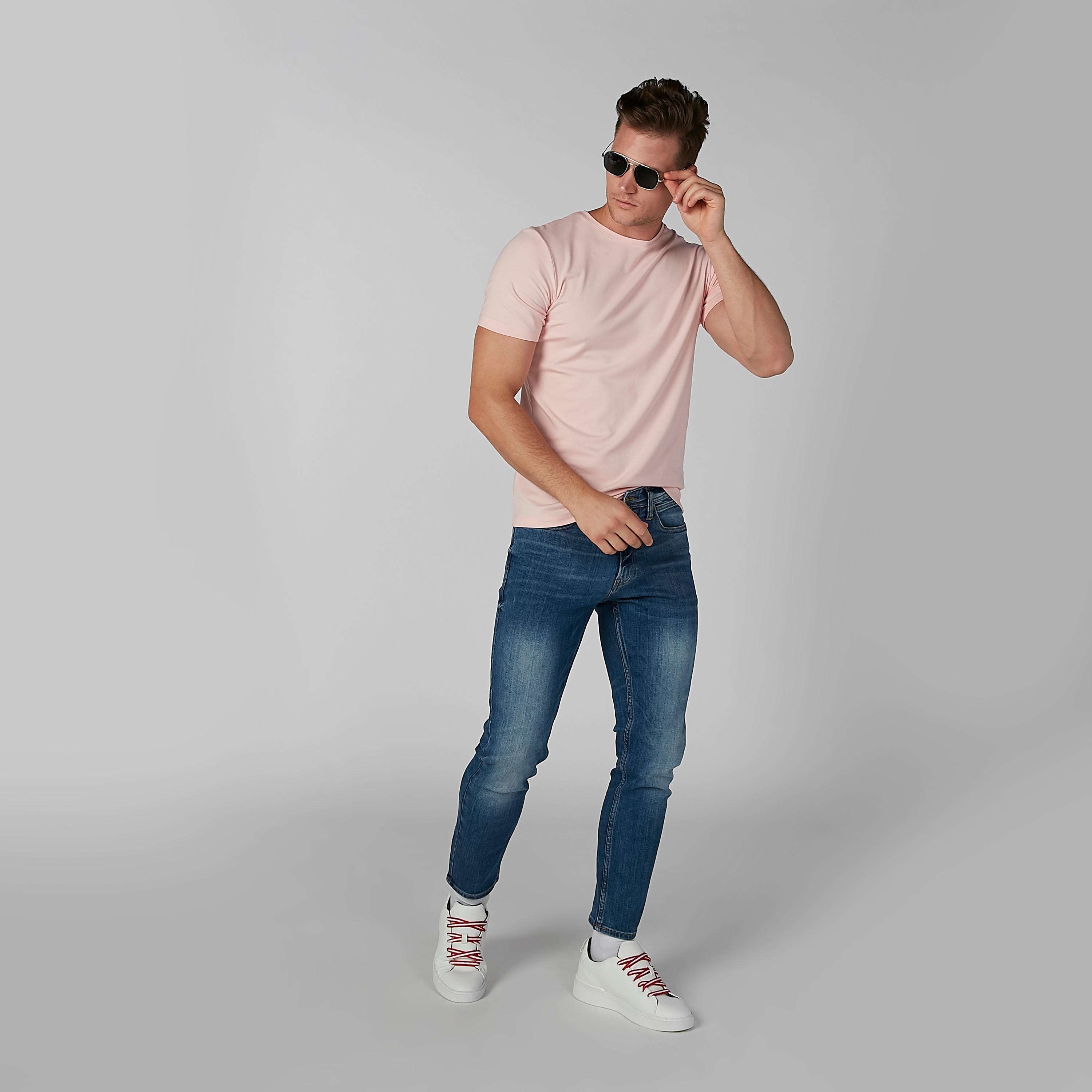 تيشيرت سادة بياقة مستديرة وأكمام قصيرة-men-clothing-tshirtsandpolos-tshirts-image-4