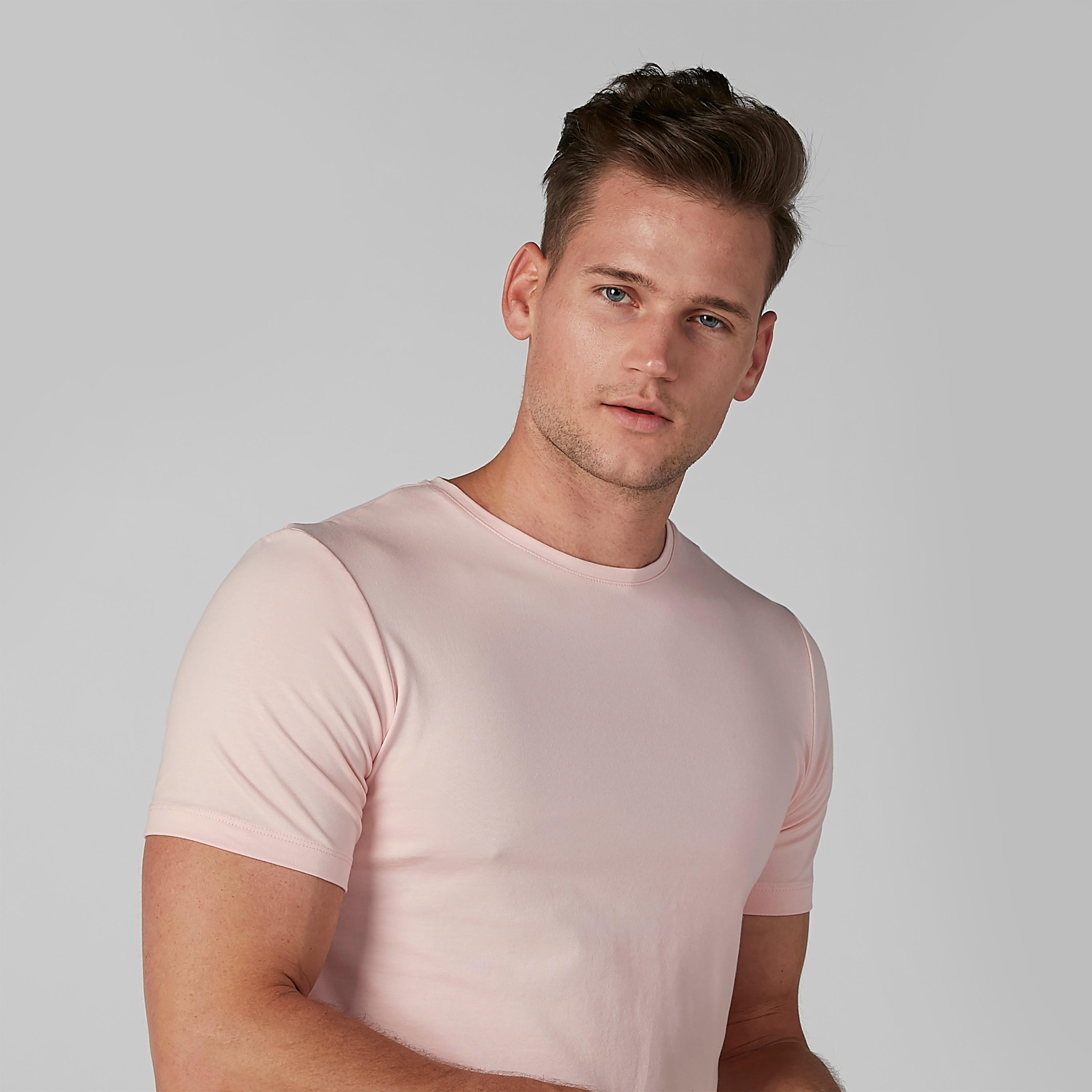 تيشيرت سادة بياقة مستديرة وأكمام قصيرة-men-clothing-tshirtsandpolos-tshirts-image-2