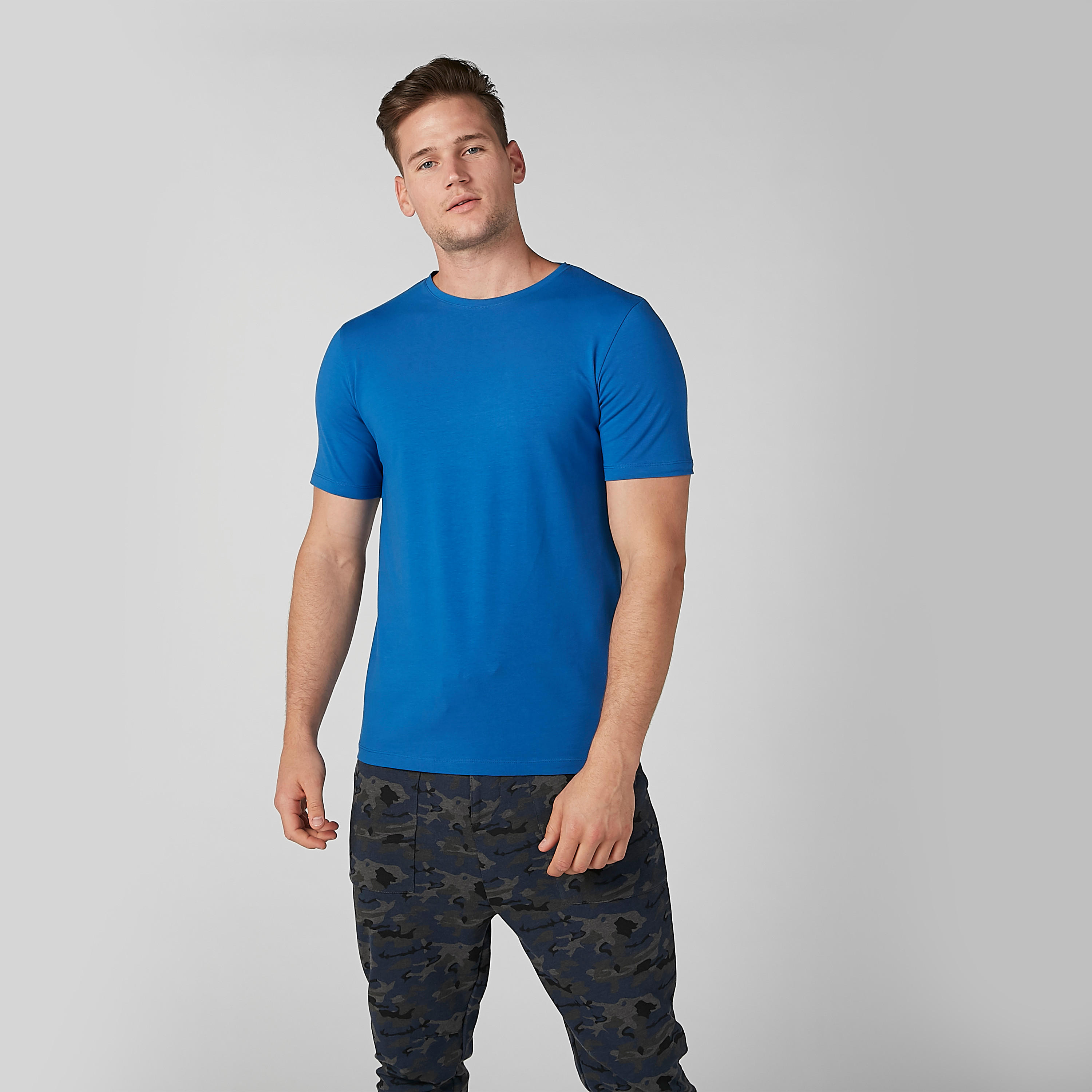 تيشيرت سادة بياقة مستديرة وأكمام قصيرة-men-clothing-tshirtsandpolos-tshirts-image-4