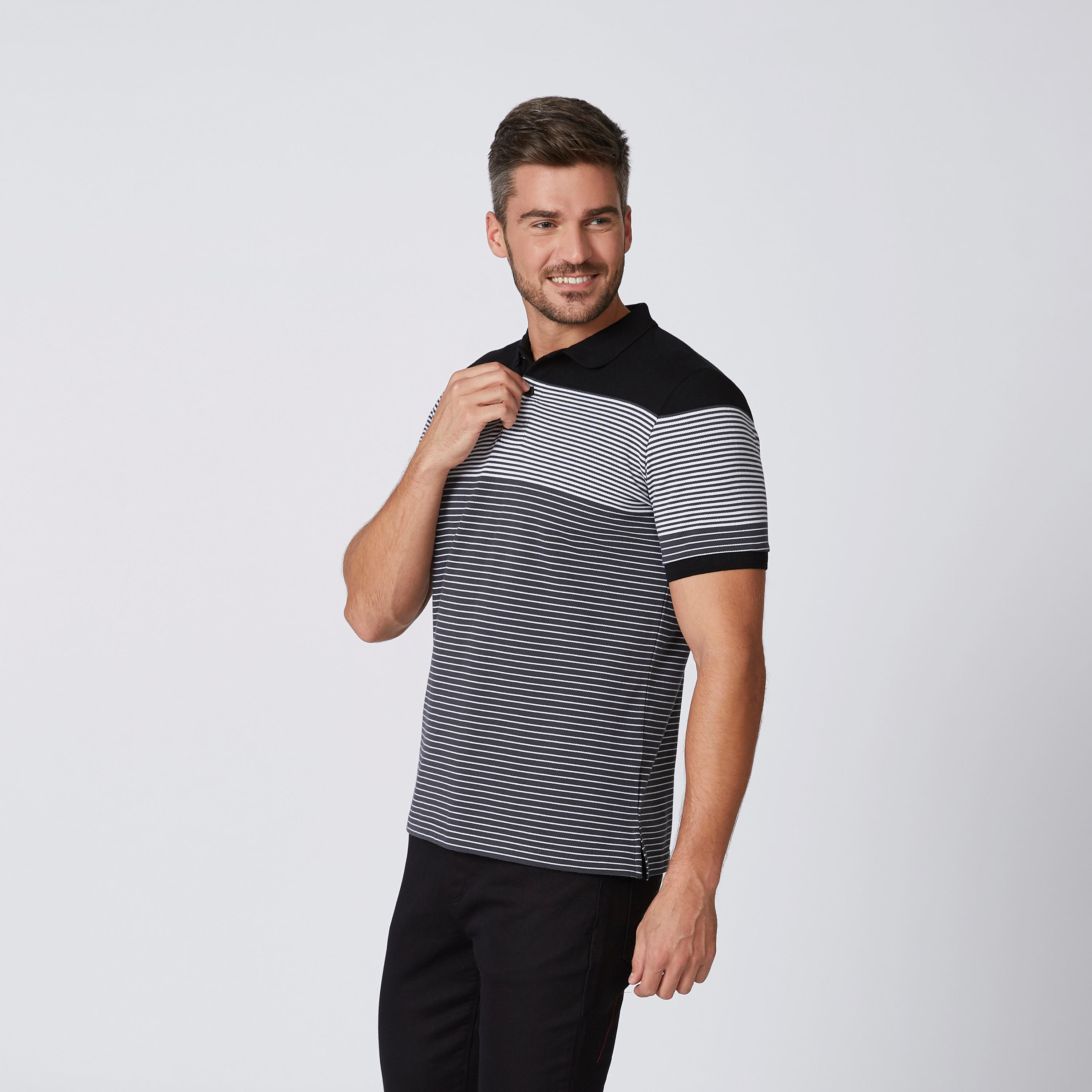 تيشيرت مستدام مقلّم بأكمام قصيرة -men-clothing-tshirtsandpolos-polos-image-1