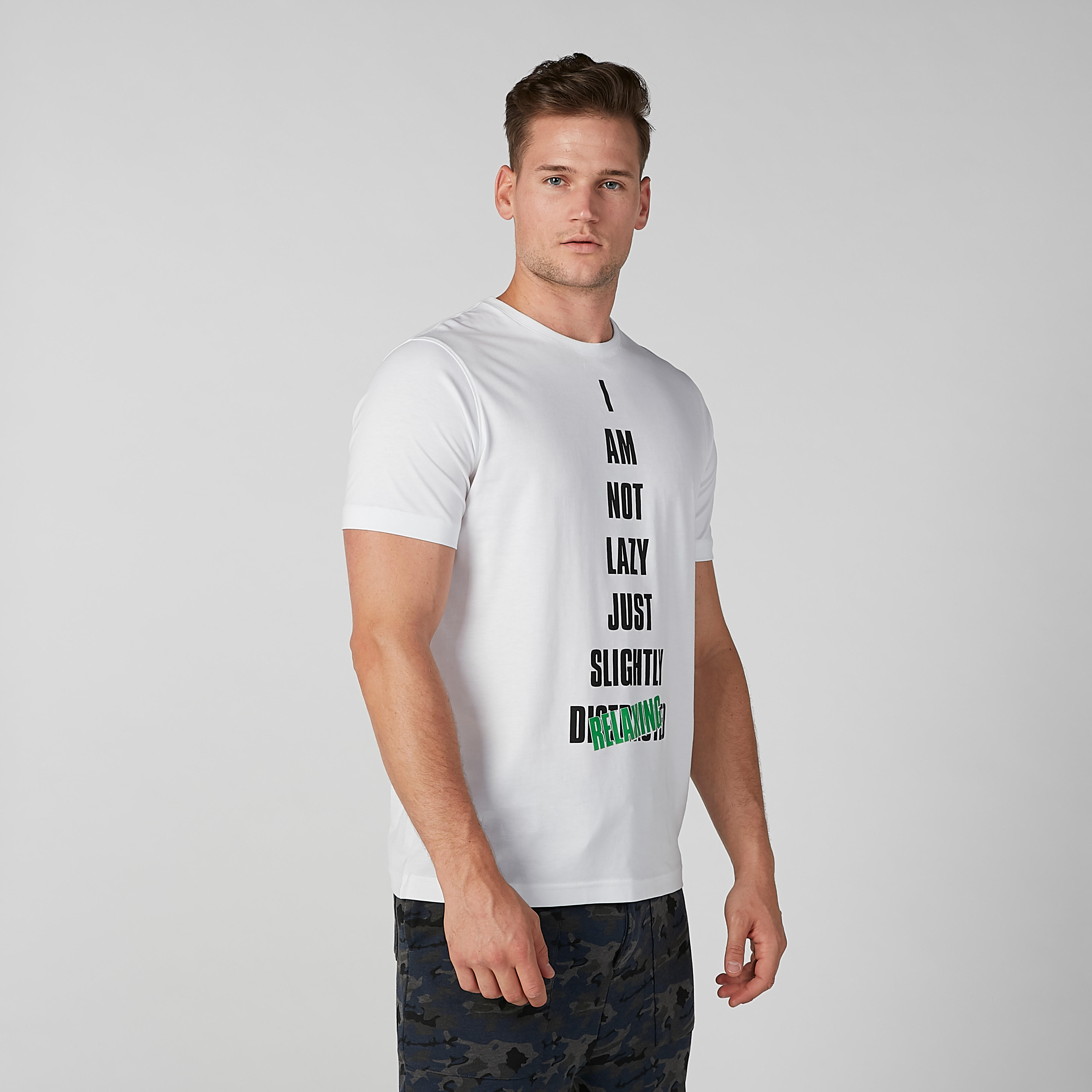 تيشيرت بياقة ضيقة وأكمام قصيرة وطبعات-men-clothing-tshirtsandpolos-tshirts-image-3
