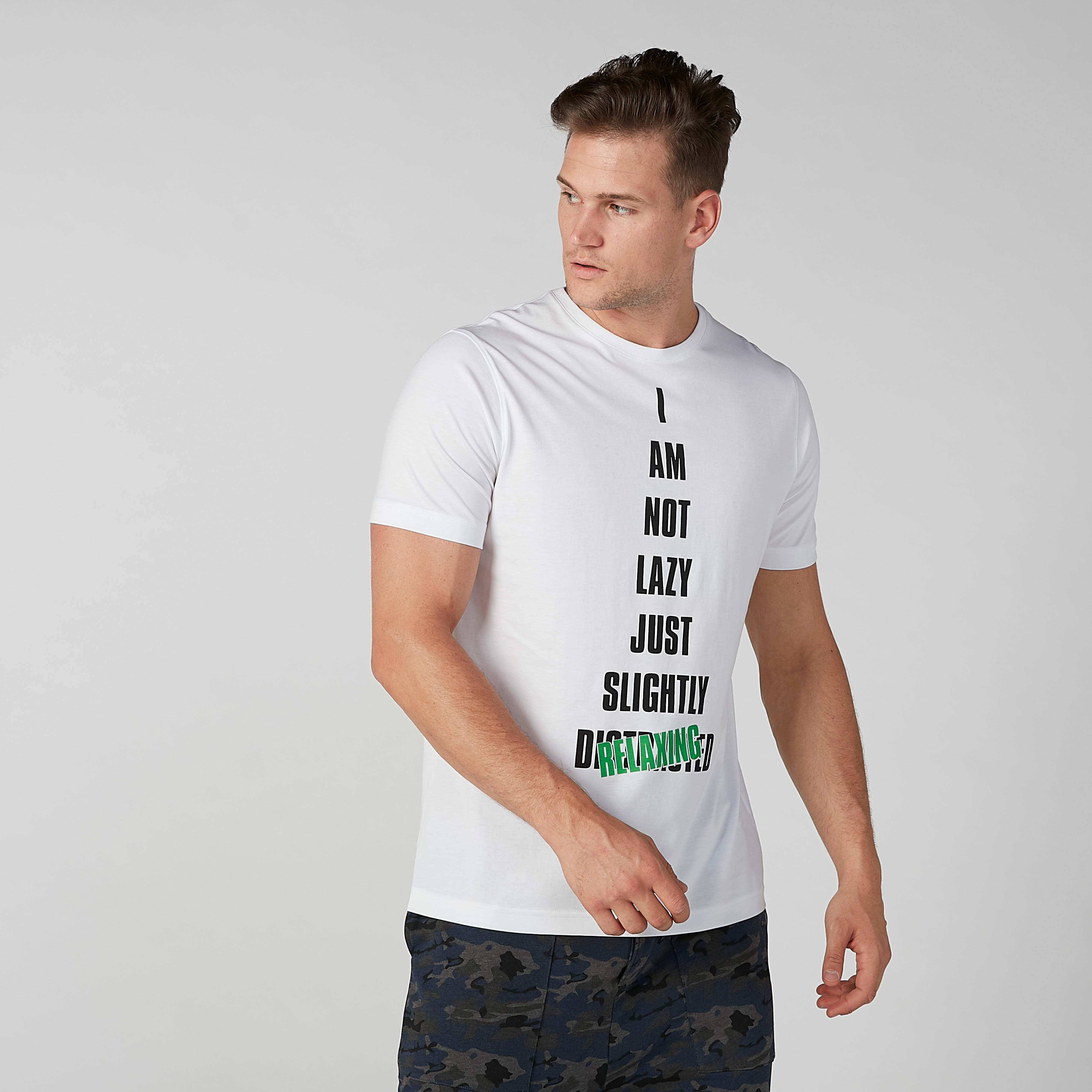 تيشيرت بياقة ضيقة وأكمام قصيرة وطبعات-men-clothing-tshirtsandpolos-tshirts-image-1