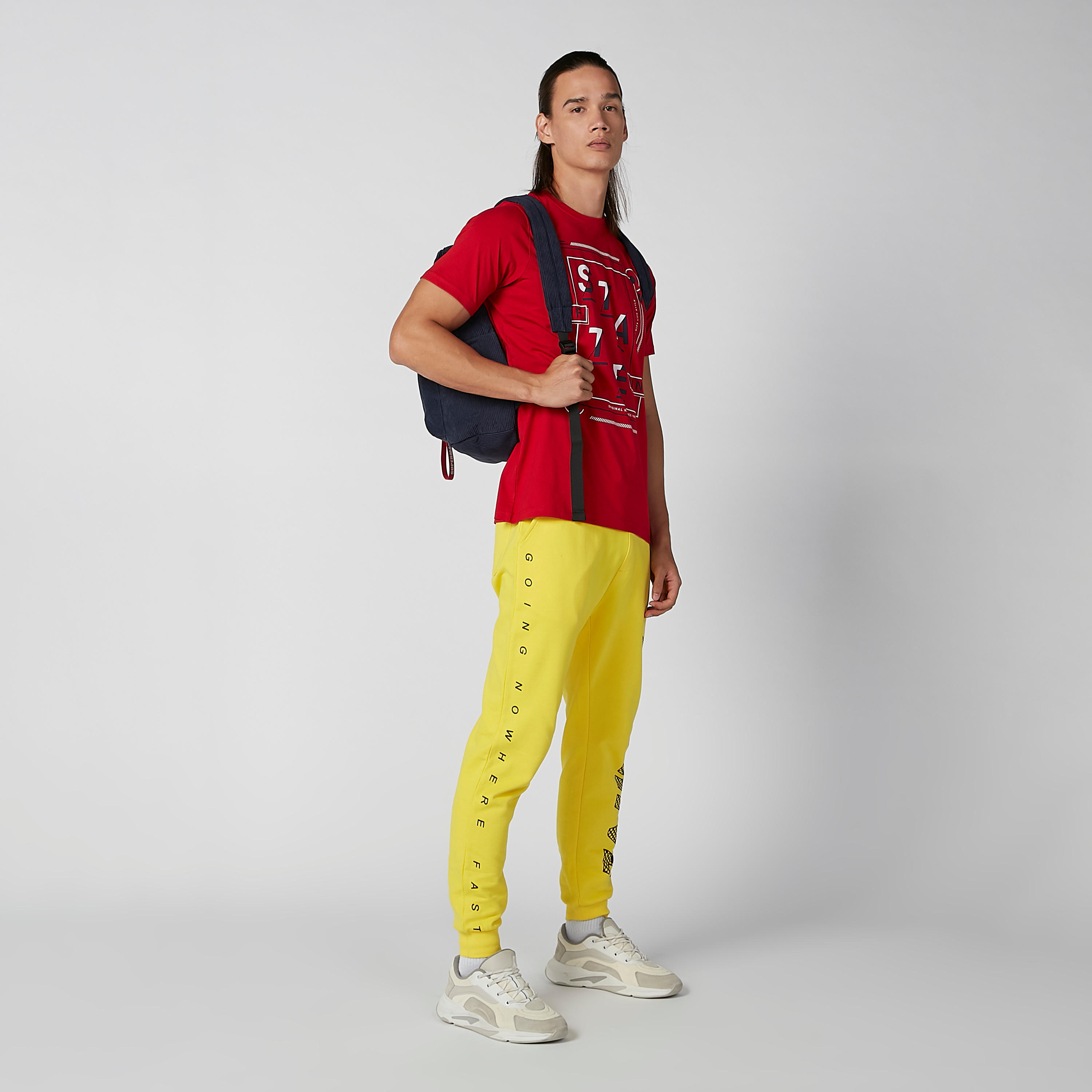 تيشيرت سليم بياقة مستديرة وأكمام قصيرة وطبعات-men-clothing-tshirtsandpolos-tshirts-image-2