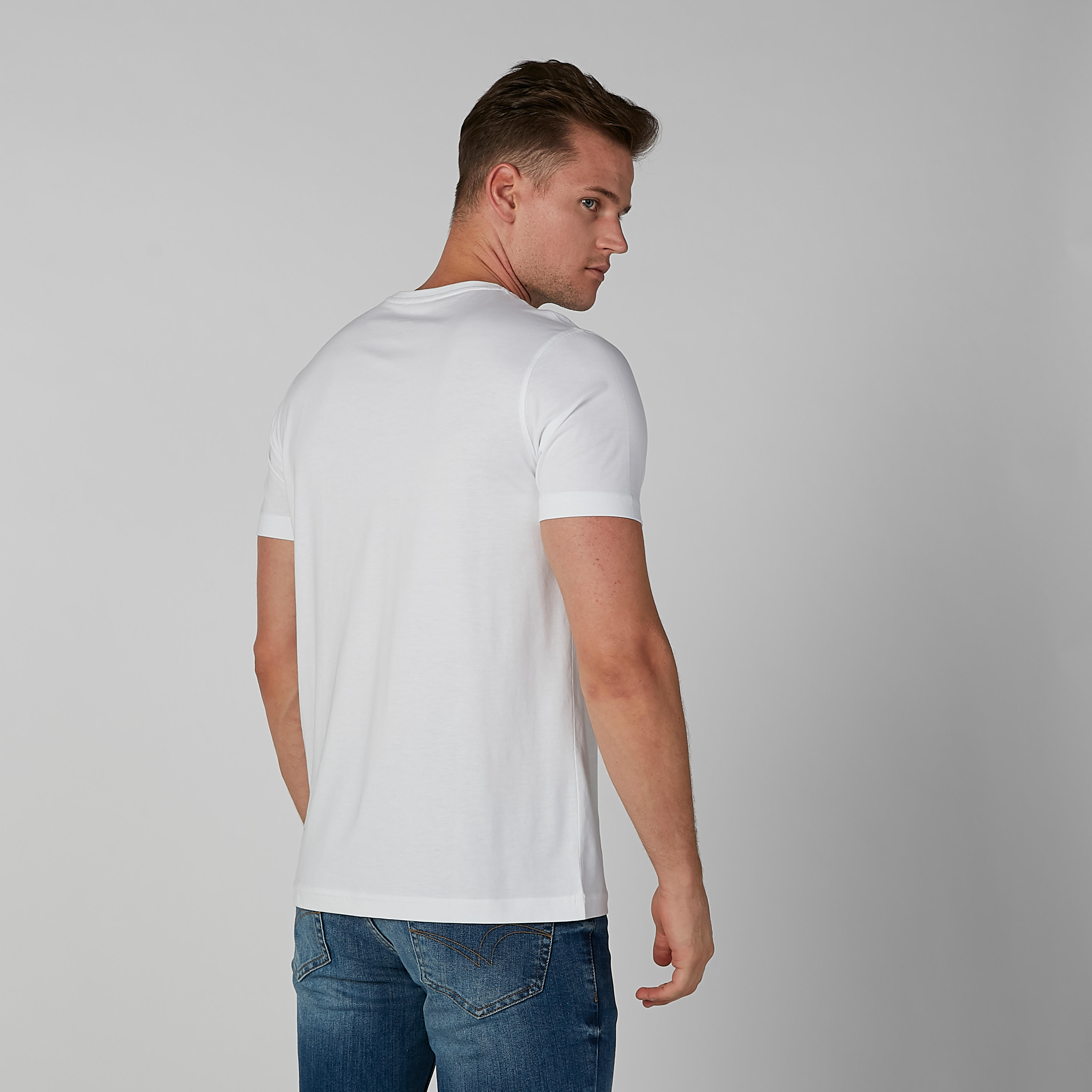 تيشيرت بياقة ضيقة وأكمام قصيرة وطبعات-men-clothing-tshirtsandpolos-tshirts-image-3