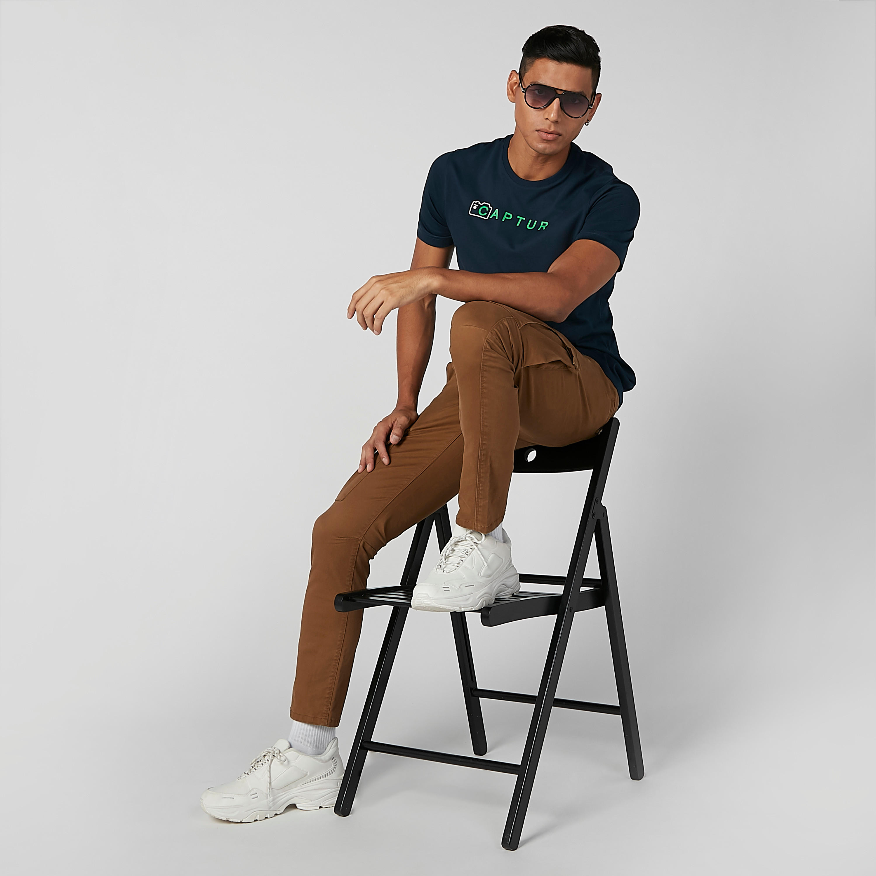 تيشيرت بياقة ضيّقة وأكمام قصيرة وطبعات-men-clothing-tshirtsandpolos-tshirts-image-4