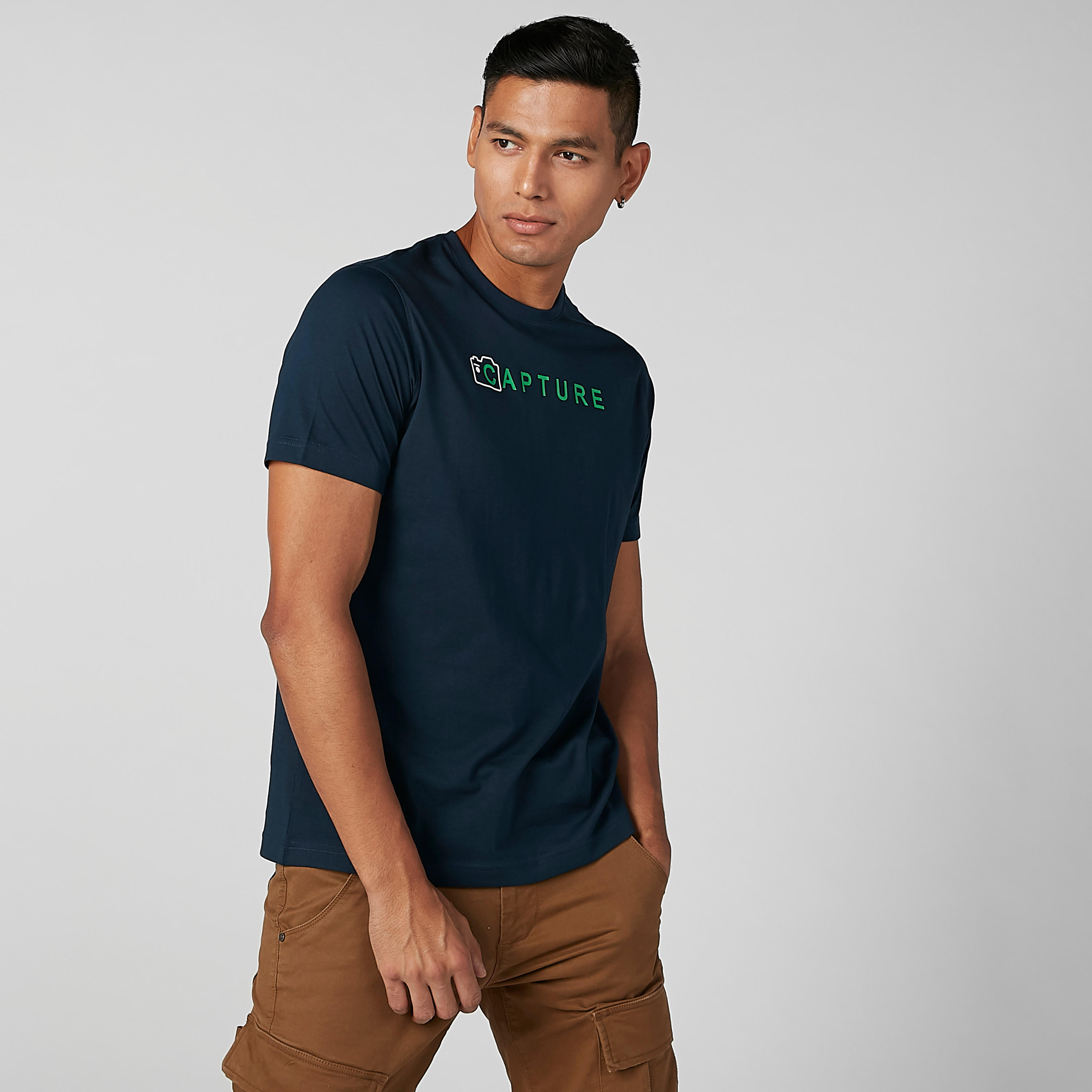 تيشيرت بياقة ضيّقة وأكمام قصيرة وطبعات-men-clothing-tshirtsandpolos-tshirts-image-3