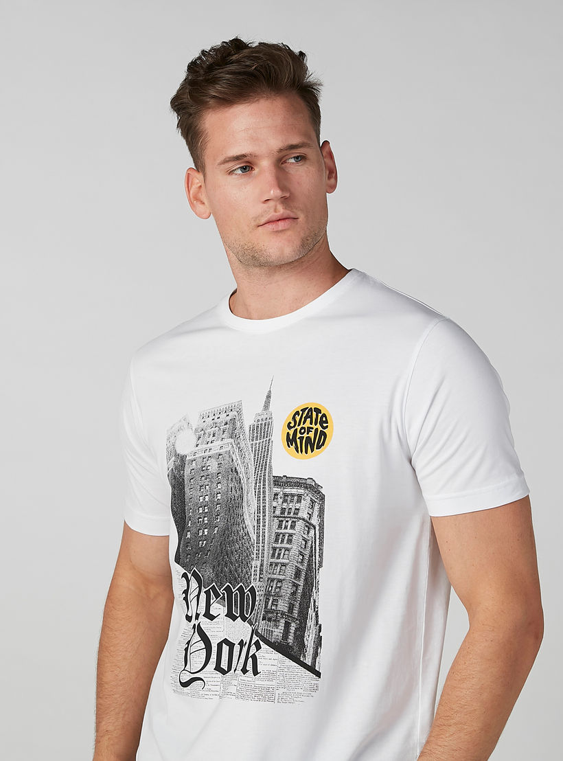 تيشيرت بياقة ضيقة وأكمام قصيرة وطبعات-men-clothing-tshirtsandpolos-tshirts-image-3