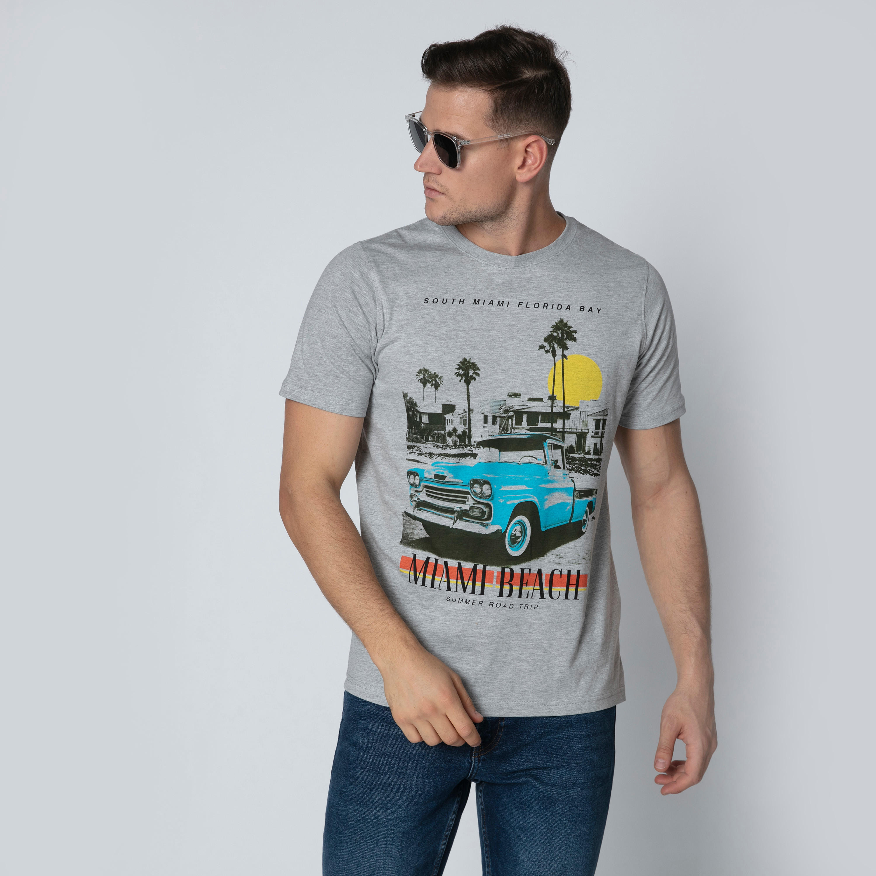 تيشيرت بقصّة سليم وياقة مستديرة وأكمام قصيرة وطبعات-men-clothing-tshirtsandpolos-tshirts-image-1