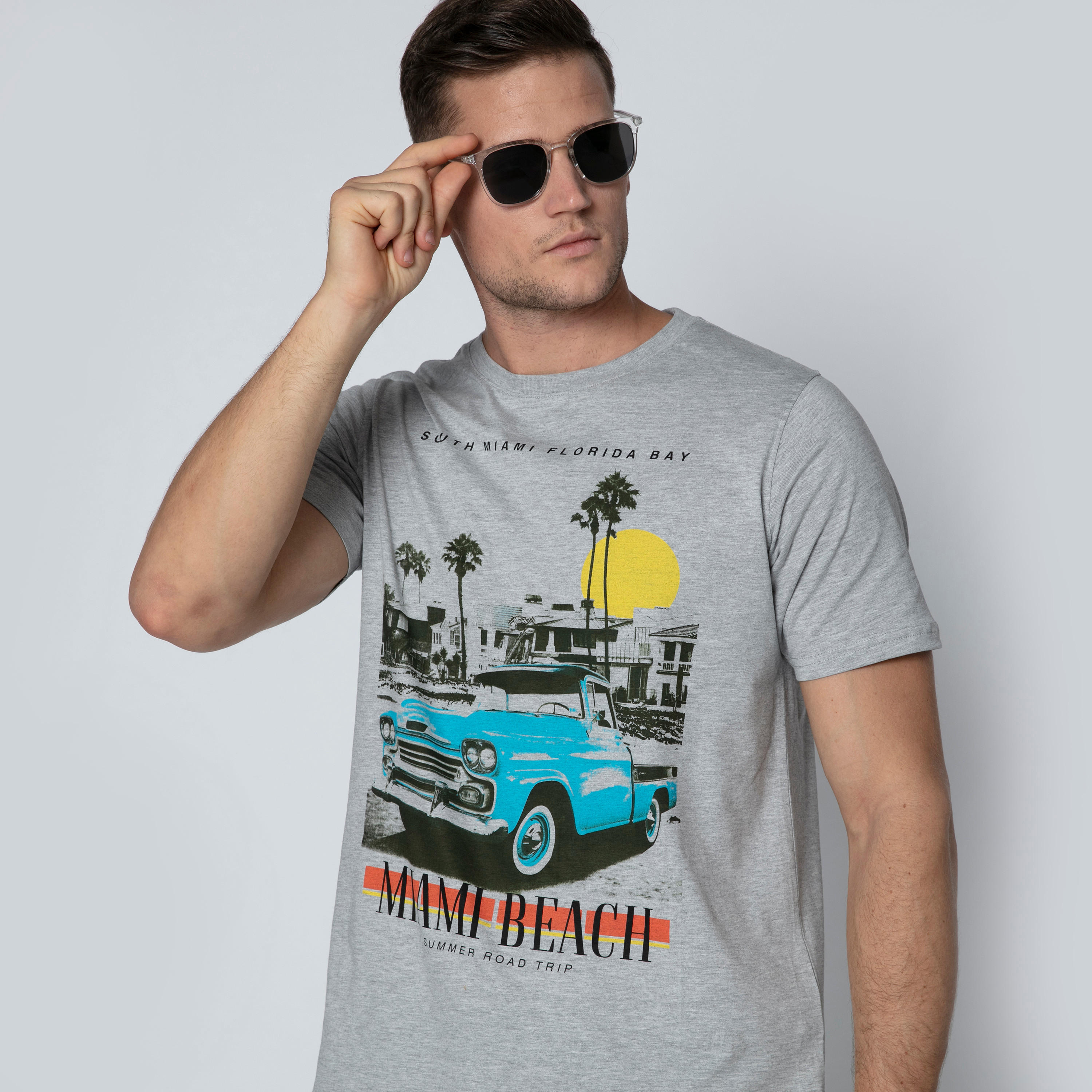 تيشيرت بقصّة سليم وياقة مستديرة وأكمام قصيرة وطبعات-men-clothing-tshirtsandpolos-tshirts-image-5