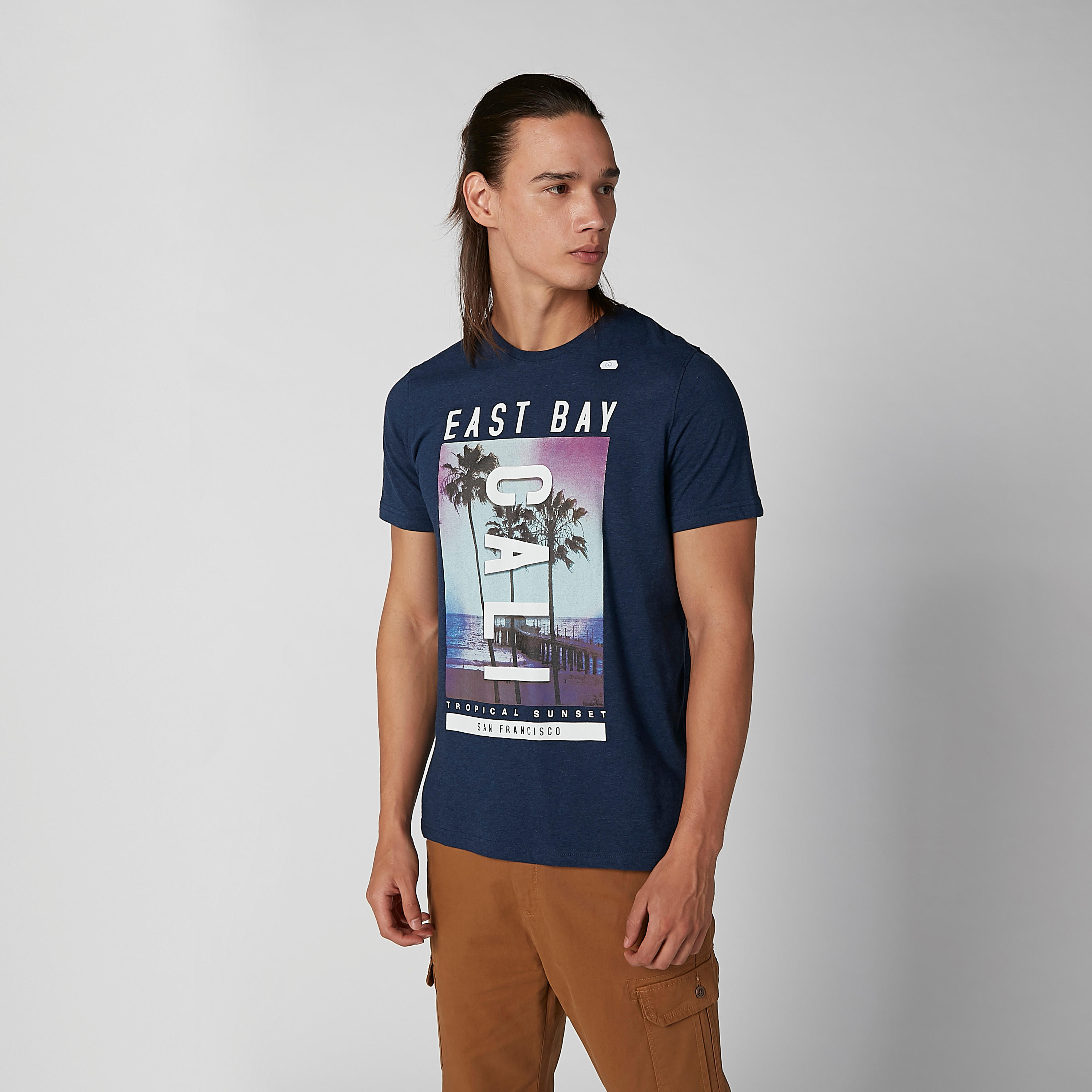 تيشيرت مستدام بياقة ضيّقة وأكمام قصيرة وطبعات -men-clothing-tshirtsandpolos-tshirts-image-1
