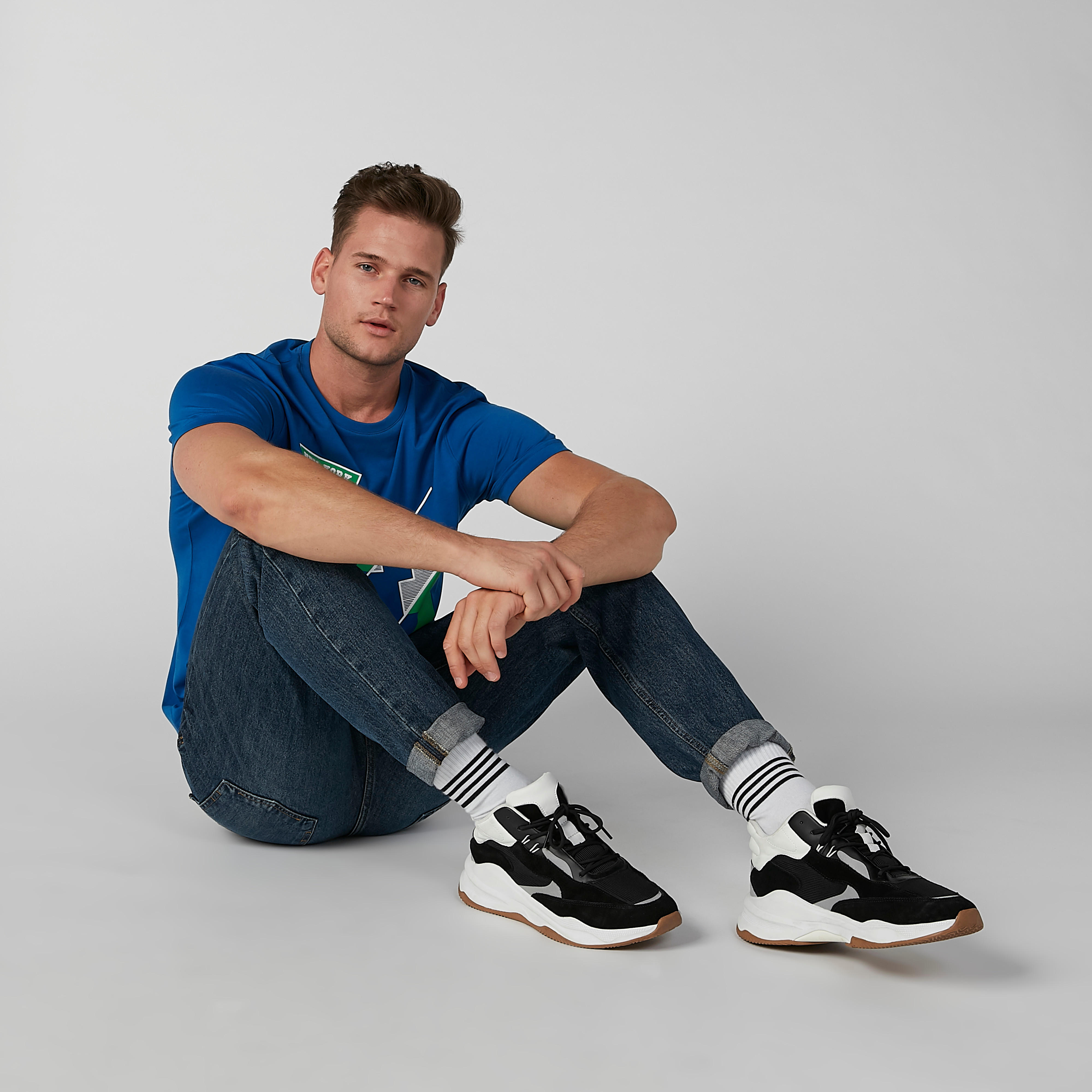 تيشيرت بياقة ضيقة وأكمام قصيرة وطبعات-men-clothing-tshirtsandpolos-tshirts-image-1