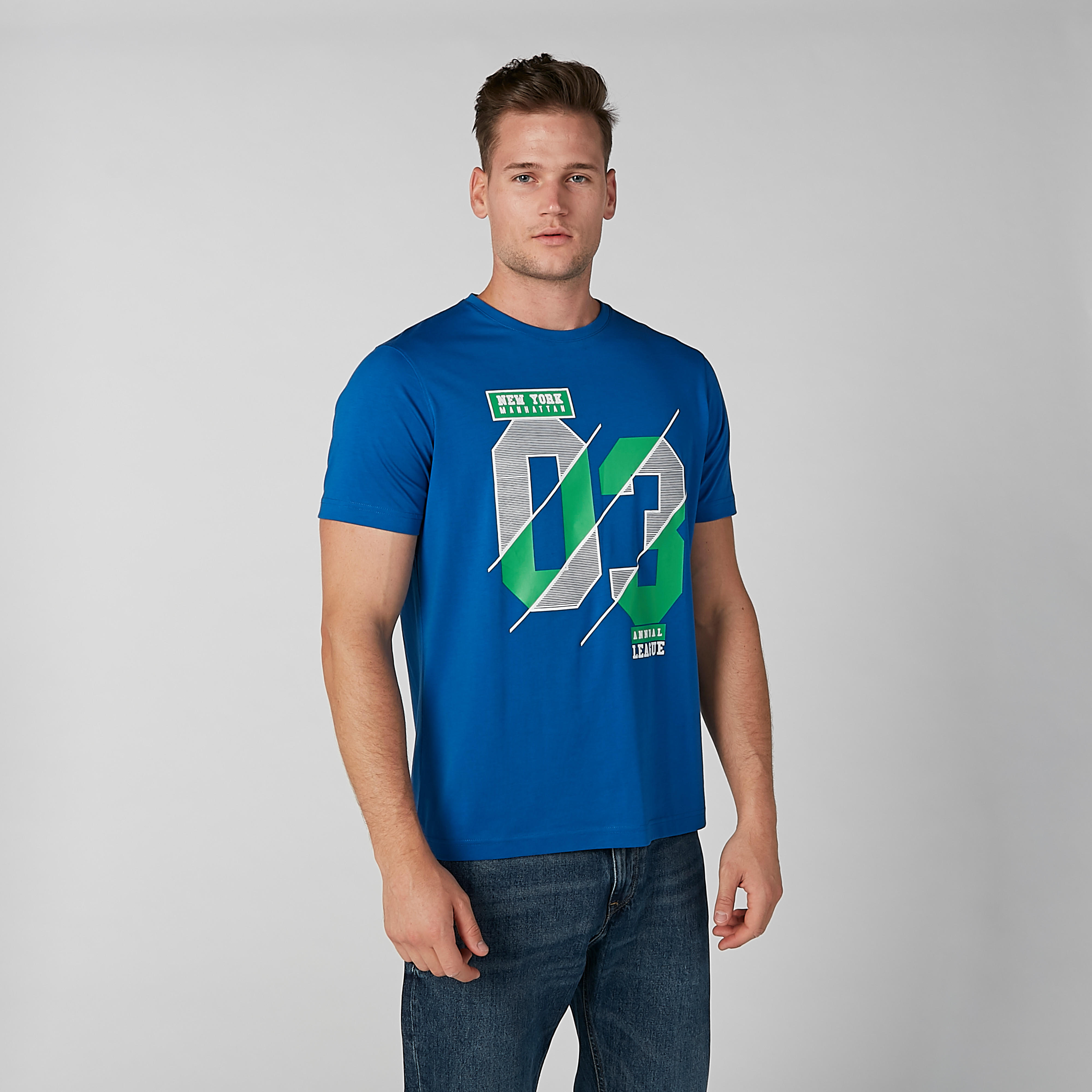 تيشيرت بياقة ضيقة وأكمام قصيرة وطبعات-men-clothing-tshirtsandpolos-tshirts-image-2