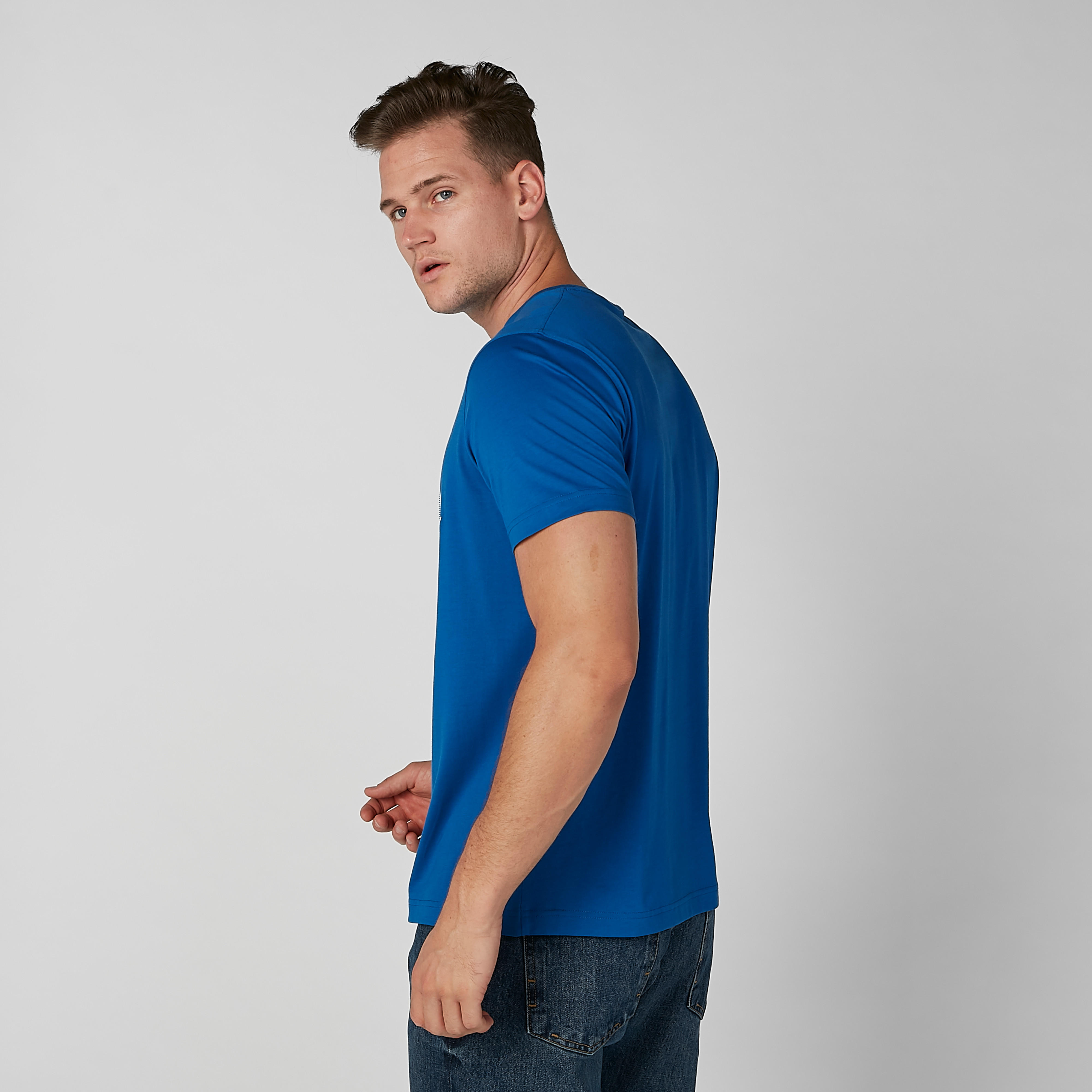 تيشيرت بياقة ضيقة وأكمام قصيرة وطبعات-men-clothing-tshirtsandpolos-tshirts-image-4
