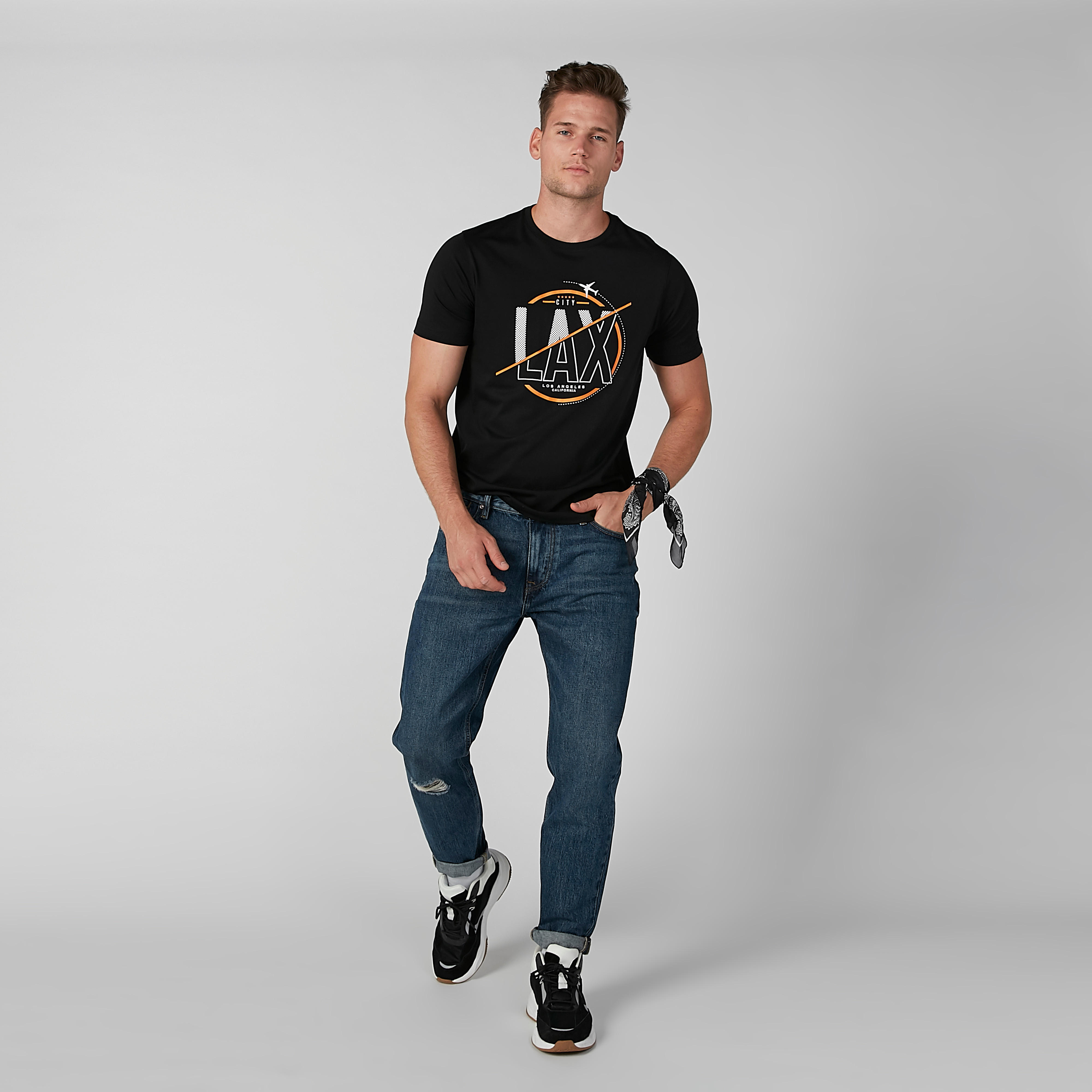 تيشيرت بياقة ضيقة وأكمام قصيرة وطبعات-men-clothing-tshirtsandpolos-tshirts-image-3