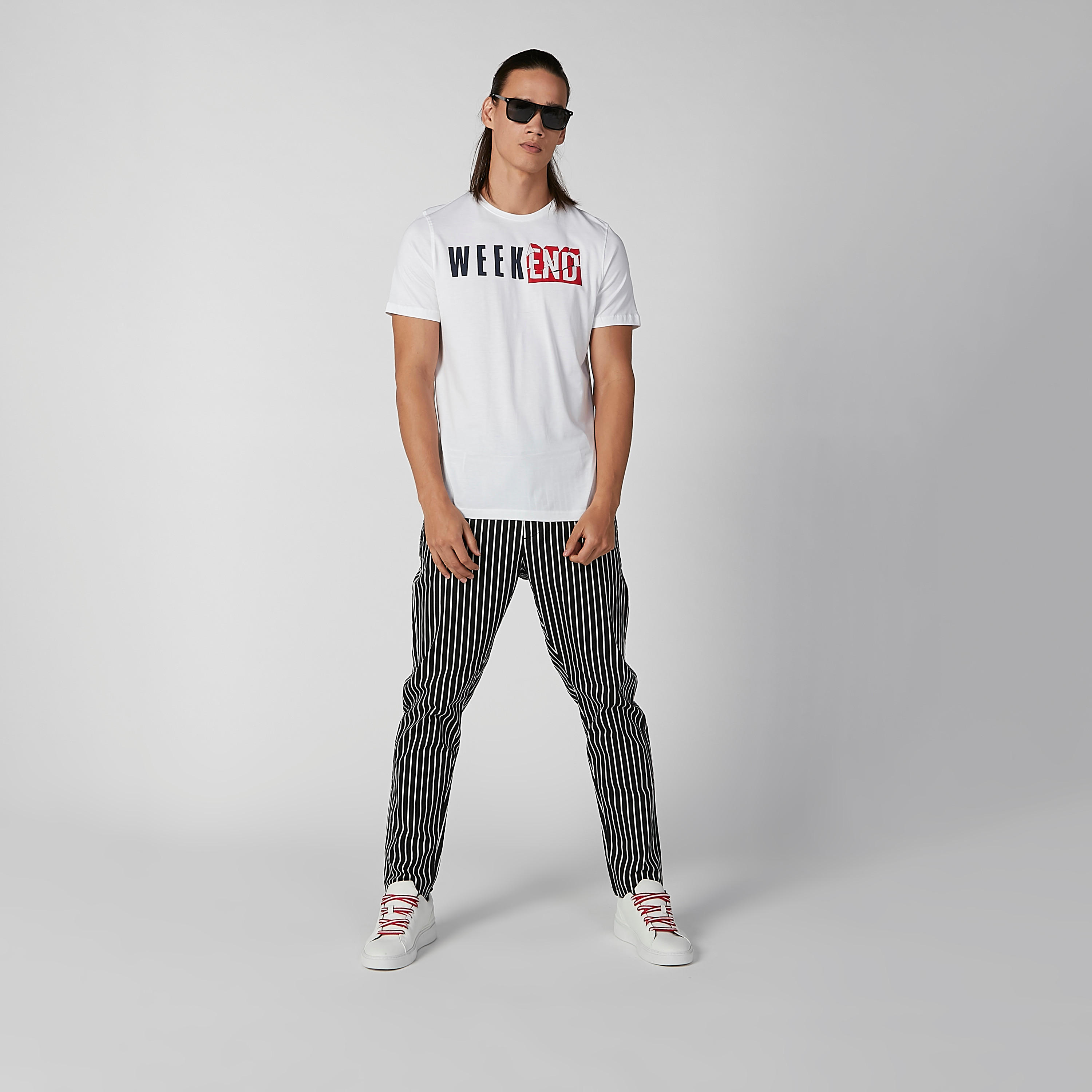تيشيرت بياقة ضيقة وأكمام قصيرة وطبعات-men-clothing-tshirtsandpolos-tshirts-image-4