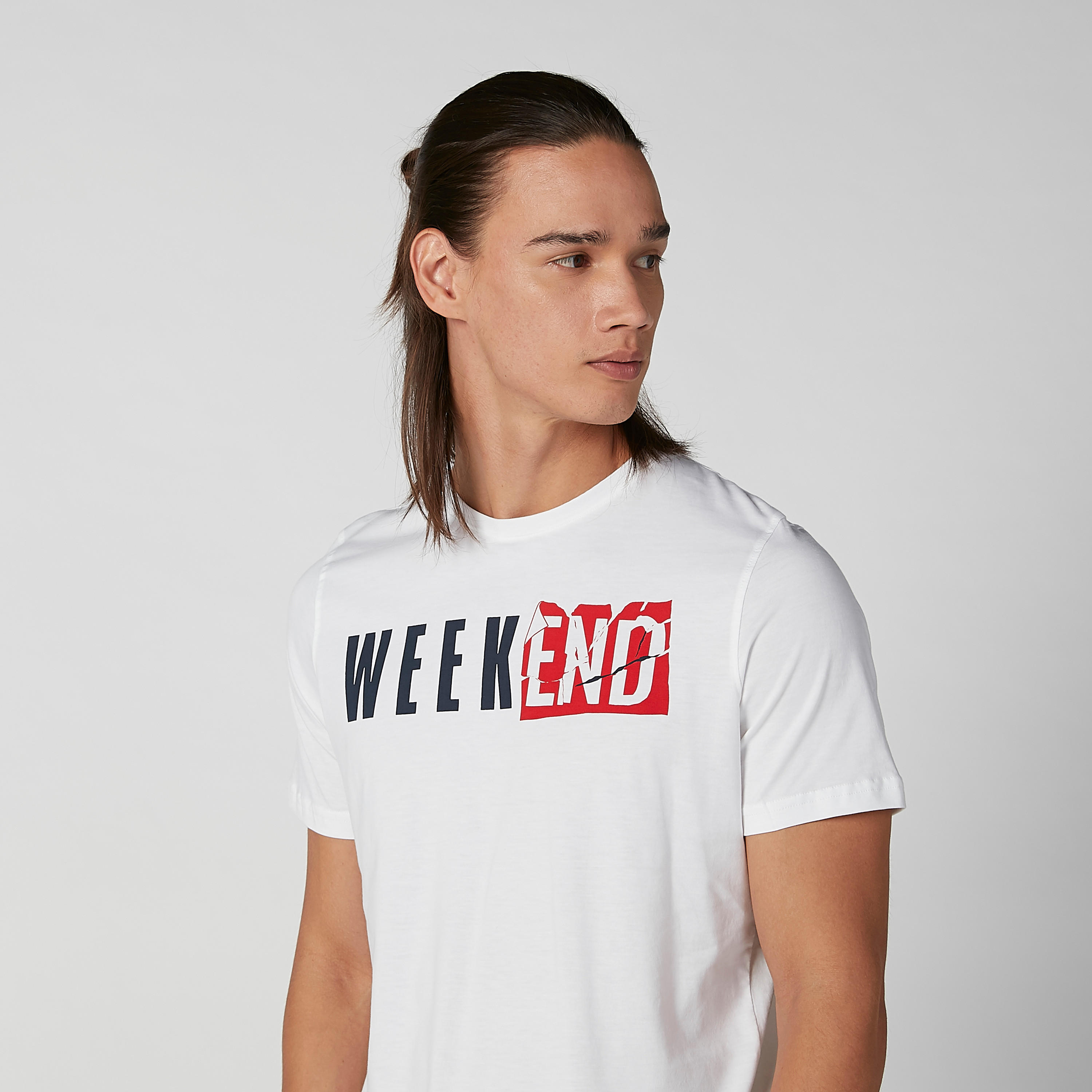تيشيرت بياقة ضيقة وأكمام قصيرة وطبعات-men-clothing-tshirtsandpolos-tshirts-image-3