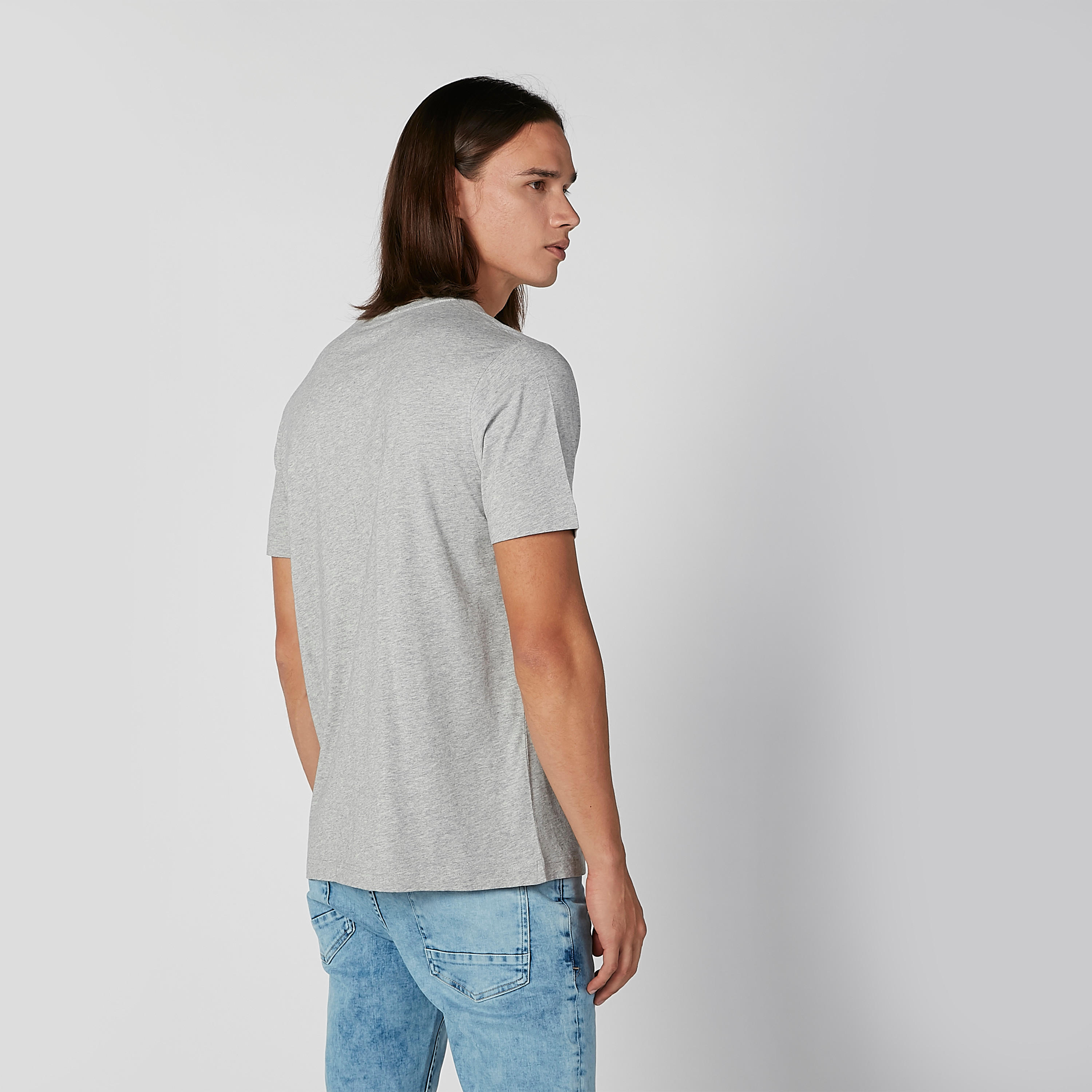 تيشيرت بياقة ضيقة وأكمام قصيرة وطبعات-men-clothing-tshirtsandpolos-tshirts-image-3