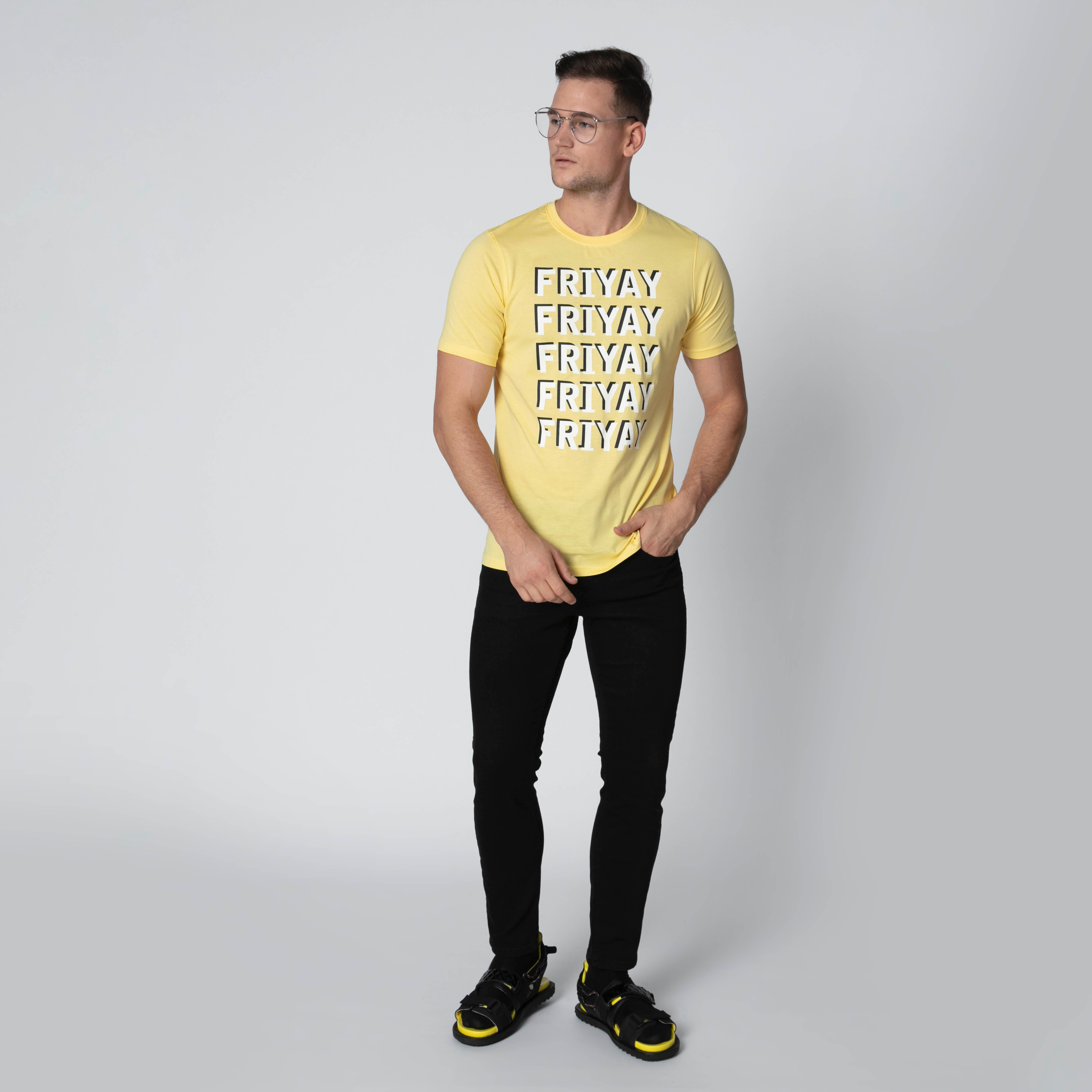 تيشيرت بقصّة سليم وطبعات مع ياقة مستديرة وأكمام قصيرة-men-clothing-tshirtsandpolos-tshirts-image-3
