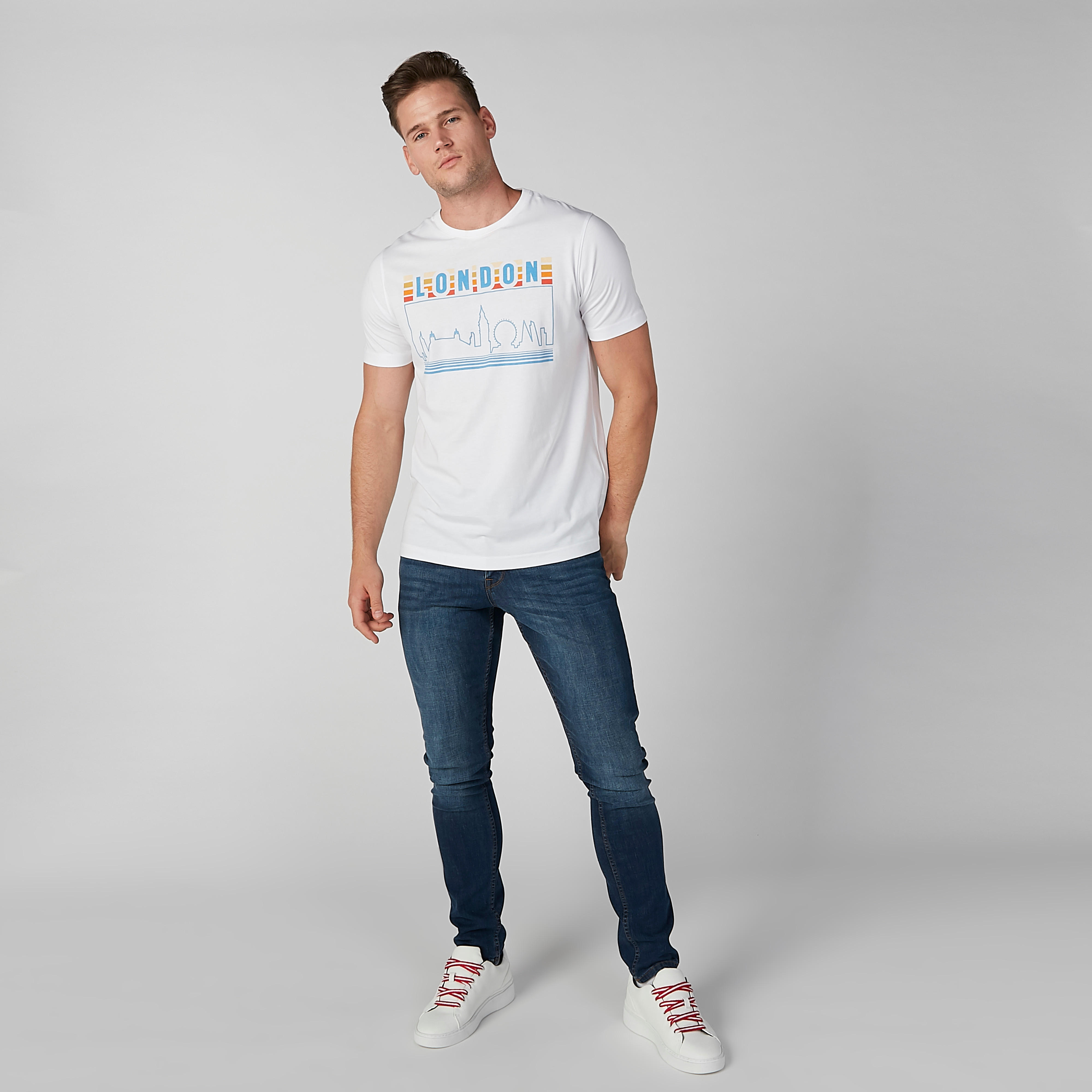 تيشيرت بياقة ضيقة وأكمام قصيرة وطبعات-men-clothing-tshirtsandpolos-tshirts-image-2