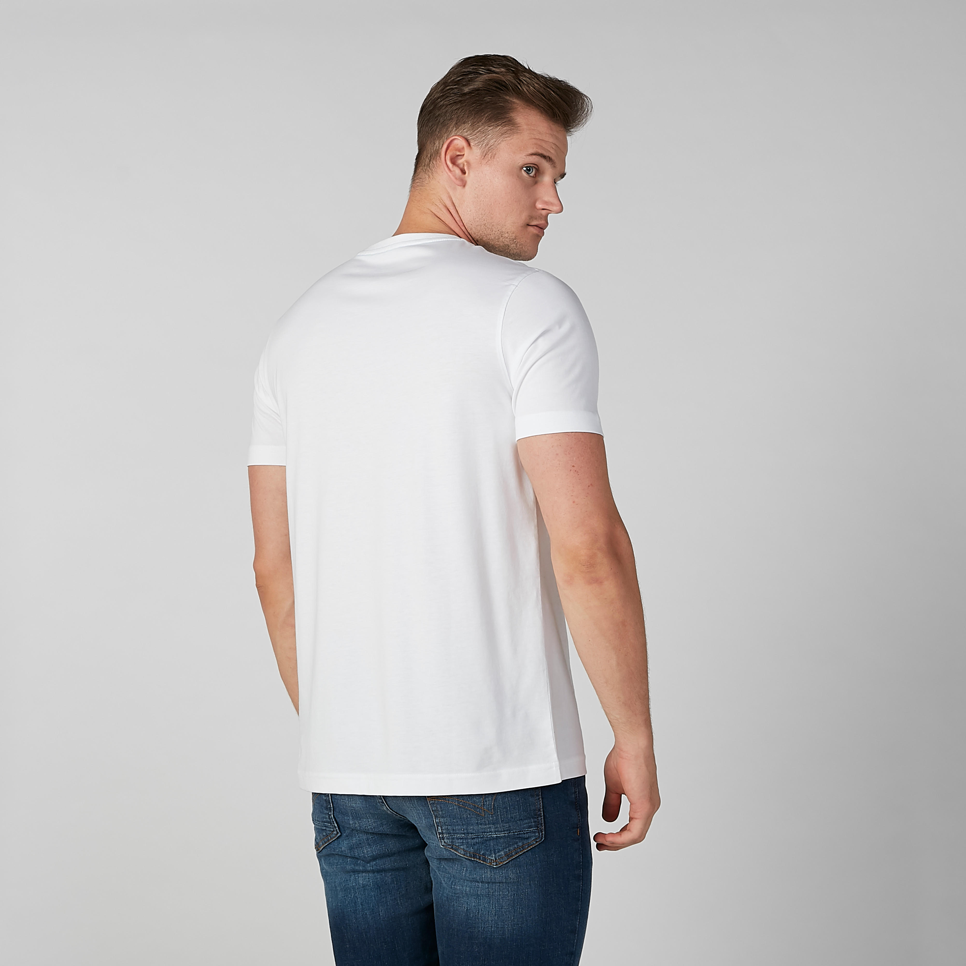 تيشيرت بياقة ضيقة وأكمام قصيرة وطبعات-men-clothing-tshirtsandpolos-tshirts-image-1