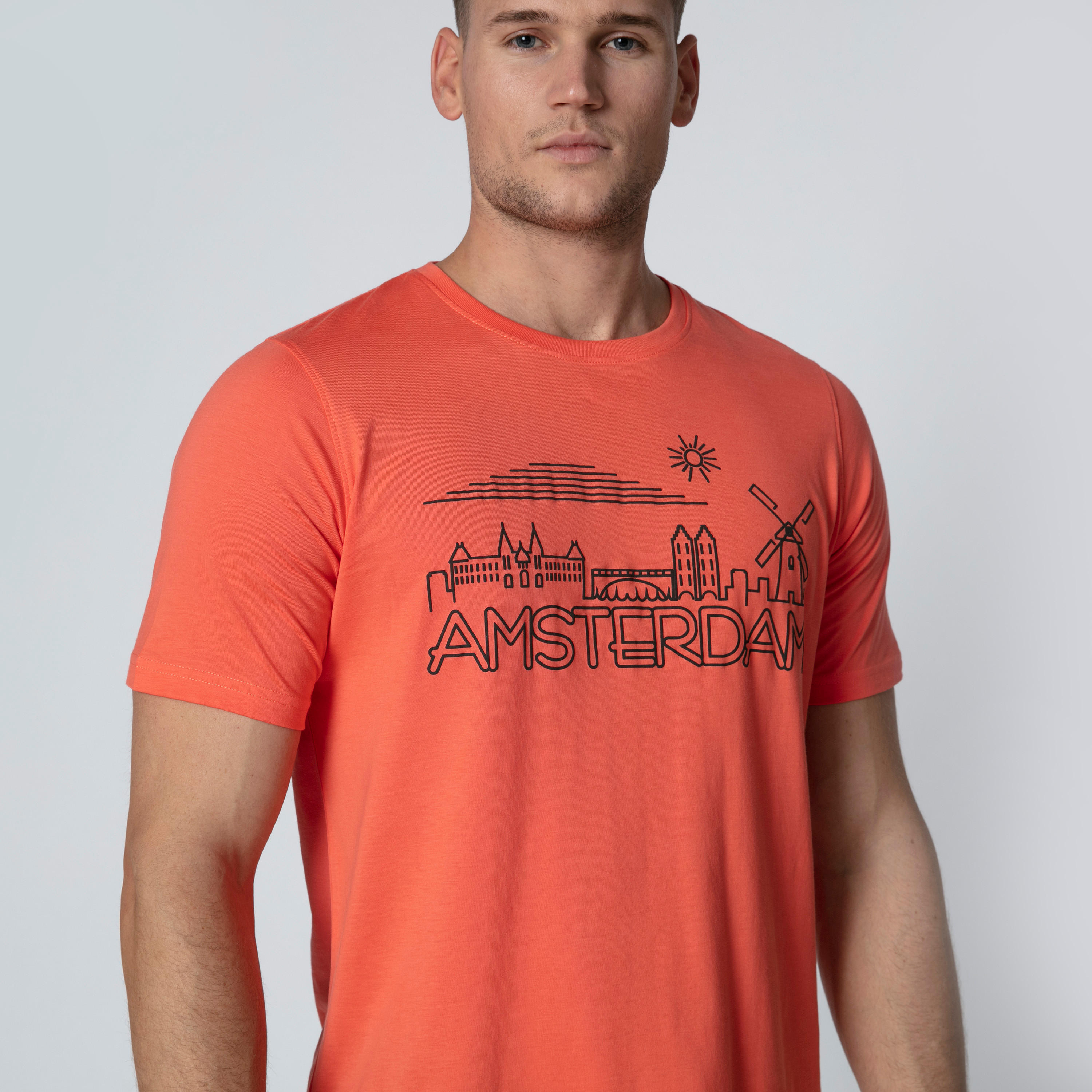 تيشيرت بقصّة سليم وطبعات مع ياقة مستديرة وأكمام قصيرة-men-clothing-tshirtsandpolos-tshirts-image-5