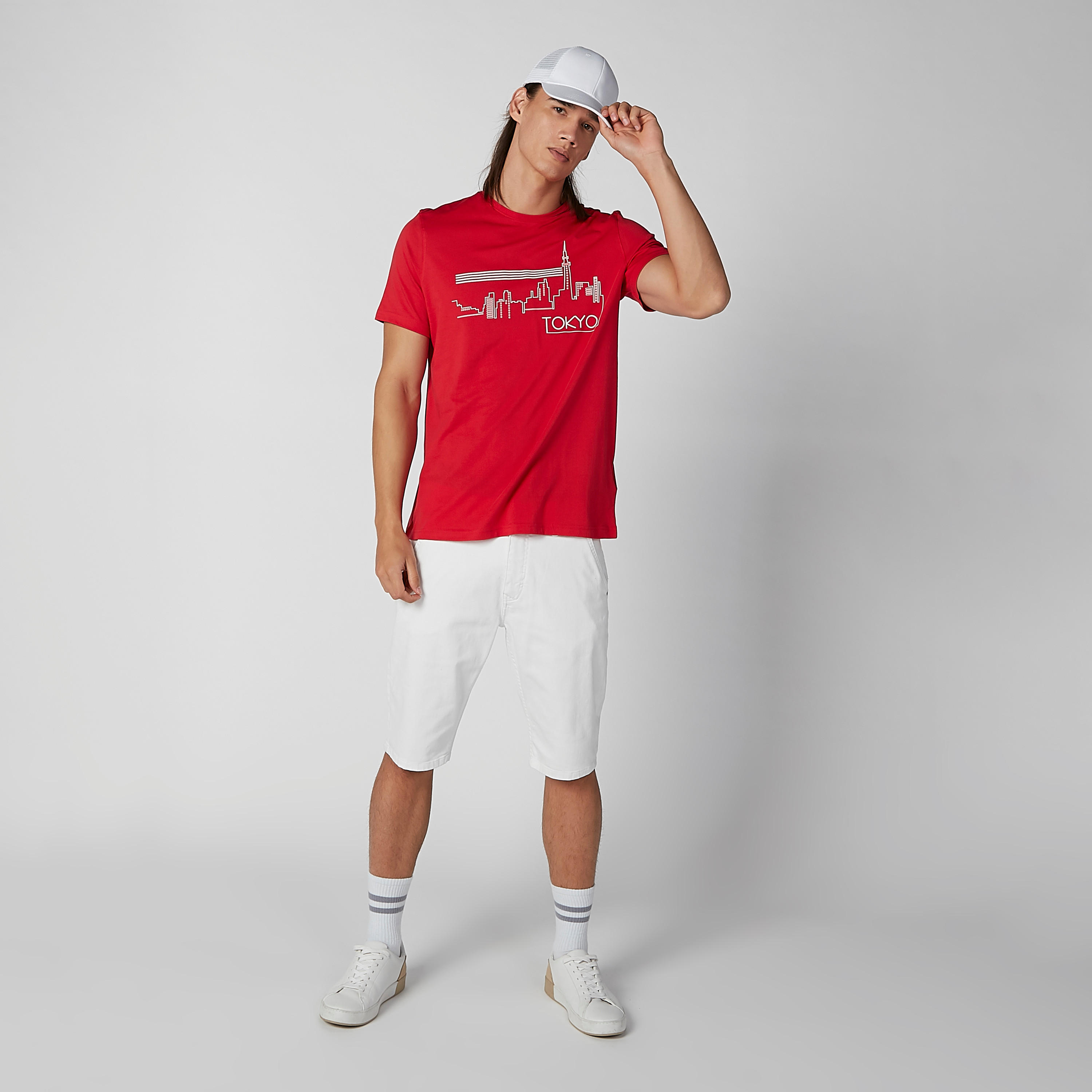 تيشيرت بياقة ضيقة وأكمام قصيرة وطبعات-men-clothing-tshirtsandpolos-tshirts-image-2