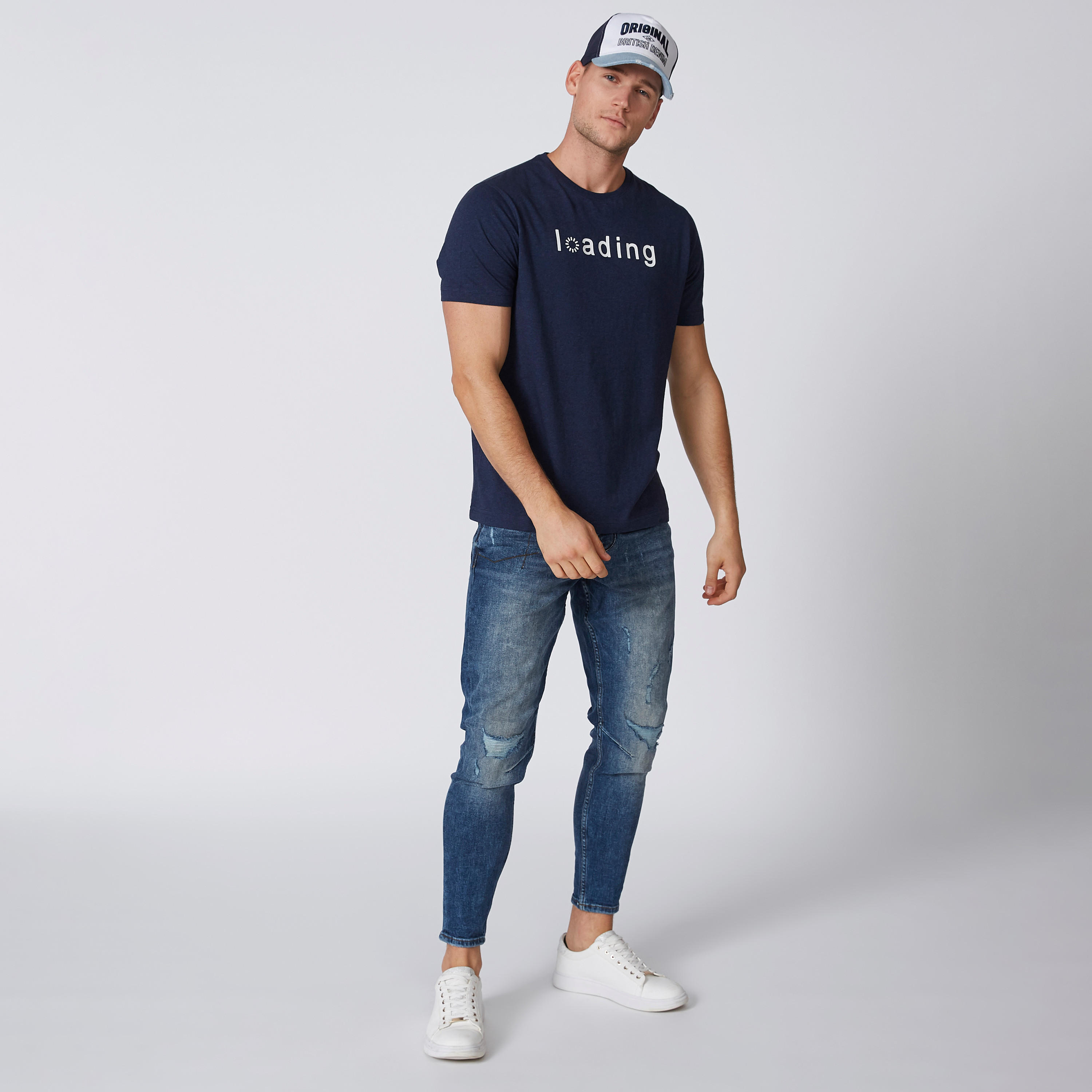 تيشيرت بياقة ضيقة وأكمام قصيرة وطبعات-men-clothing-tshirtsandpolos-tshirts-image-3