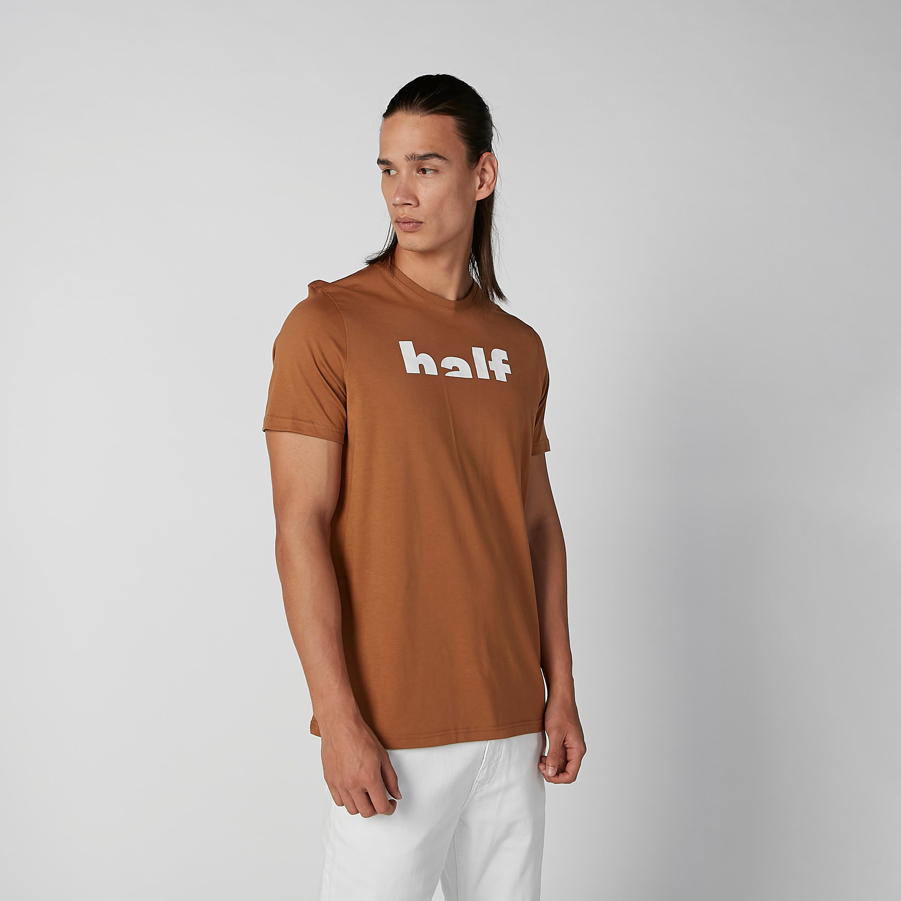 تيشيرت بياقة ضيقة وأكمام قصيرة وطبعات-men-clothing-tshirtsandpolos-tshirts-image-4