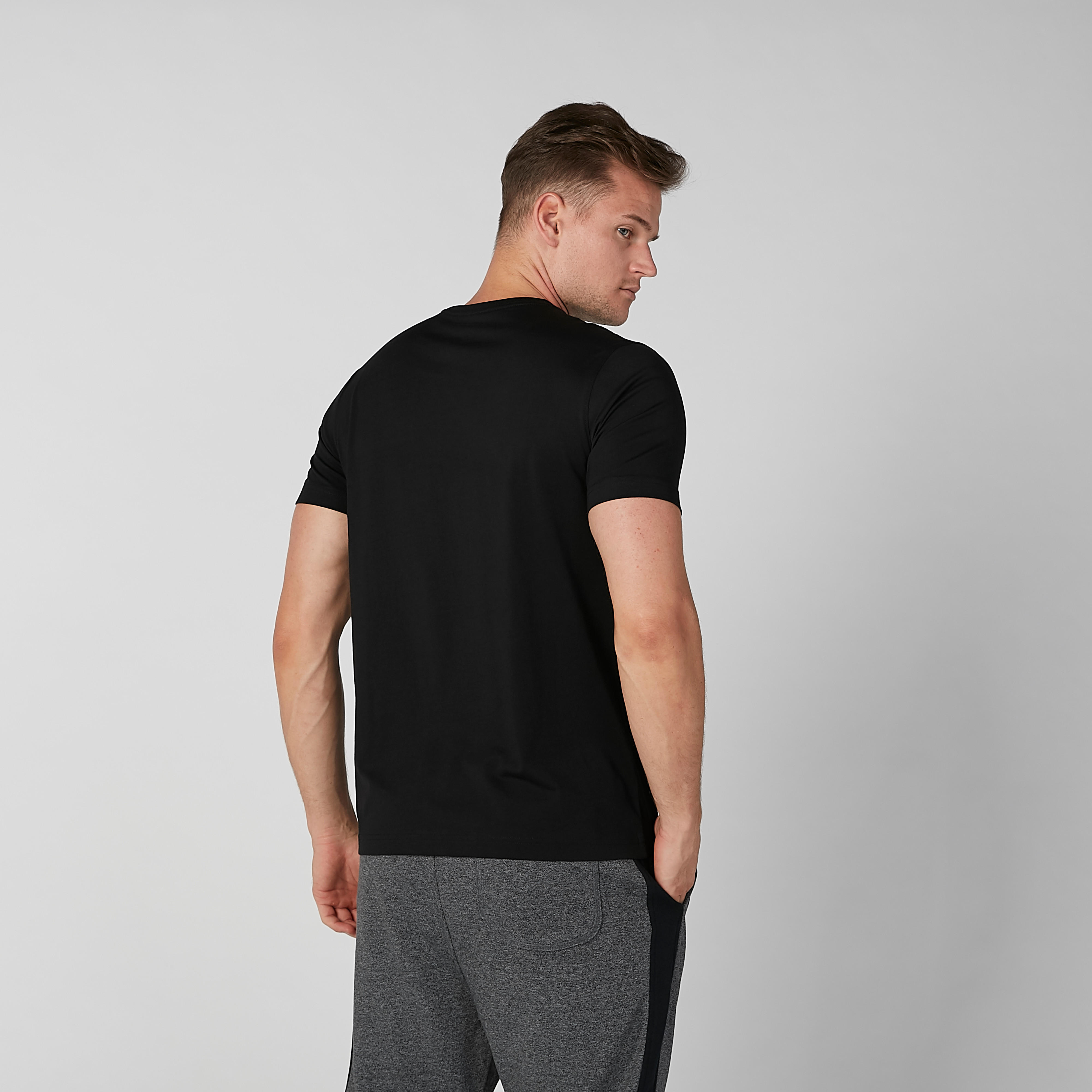 تيشيرت بياقة ضيقة وأكمام قصيرة وطبعات-men-clothing-tshirtsandpolos-tshirts-image-2