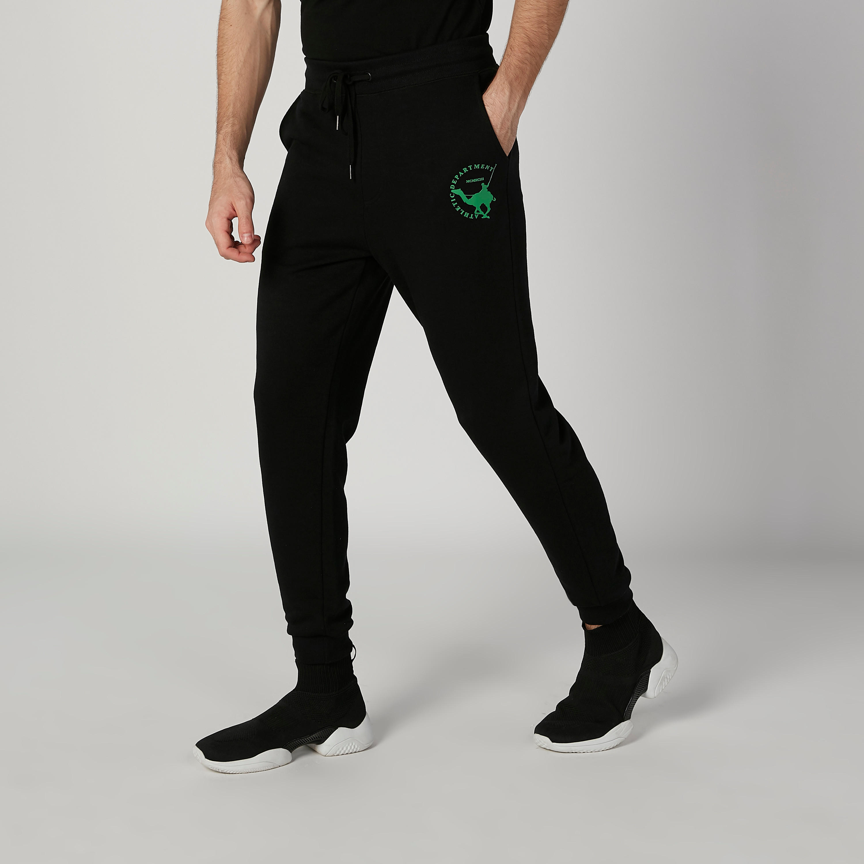 بنطلون رياضي مستدام سادة بخصر مرن وجيوب-men-clothing-bottoms-joggers-image-1