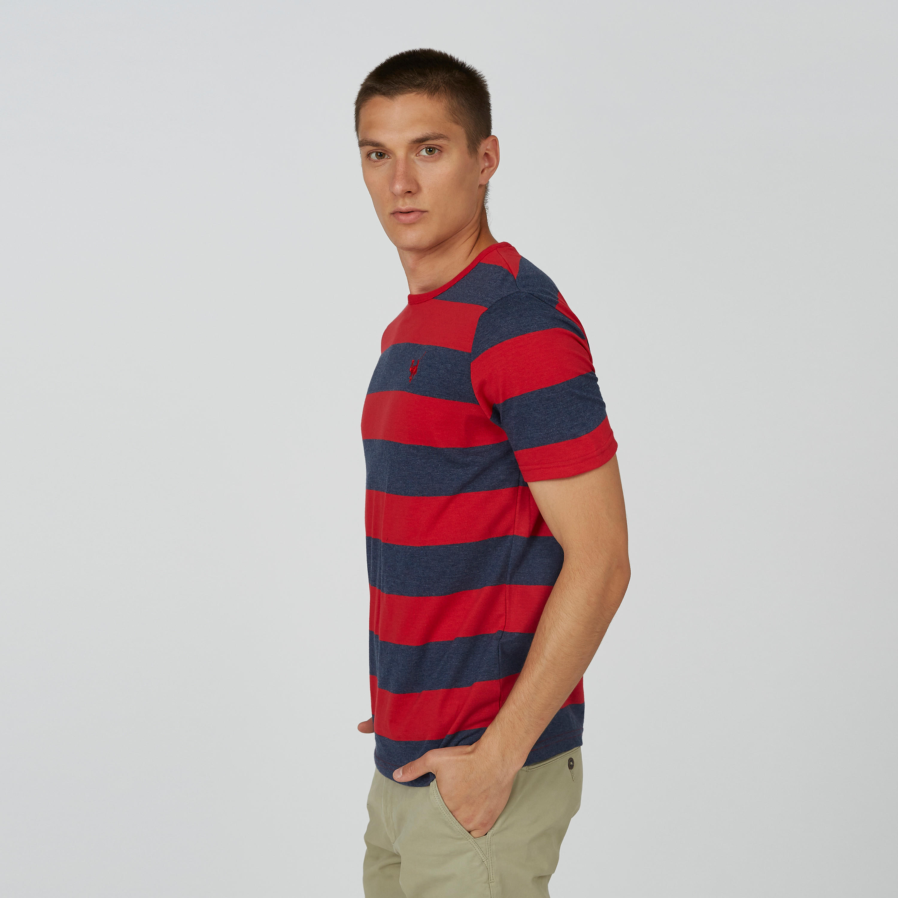 تيشيرت مستدام مقلّم بقصّة سليم وياقة ضيّقة -men-clothing-tshirtsandpolos-tshirts-image-3