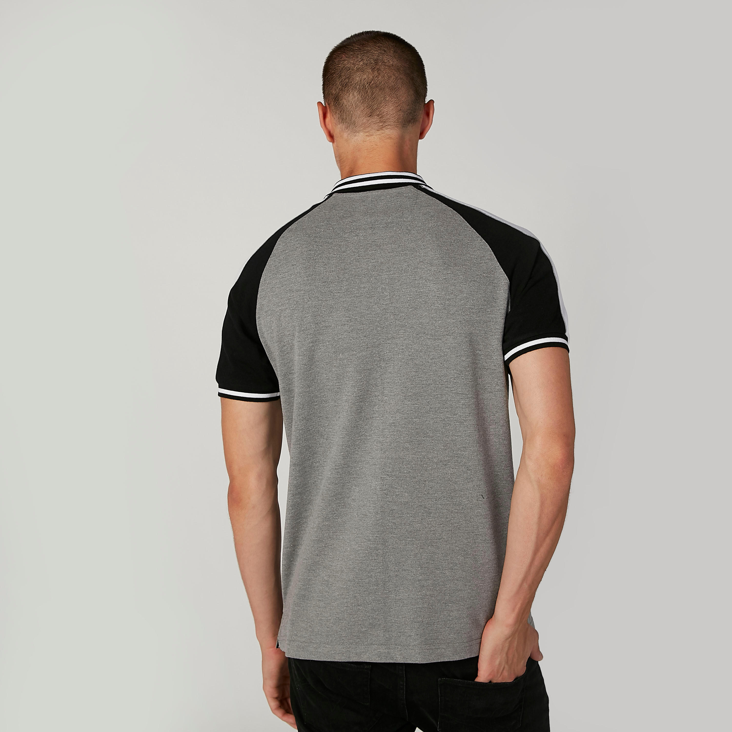 تي شيرت مستدام بقصة سليم بارز الملمس وياقة بولو -men-clothing-tshirtsandpolos-polos-image-2