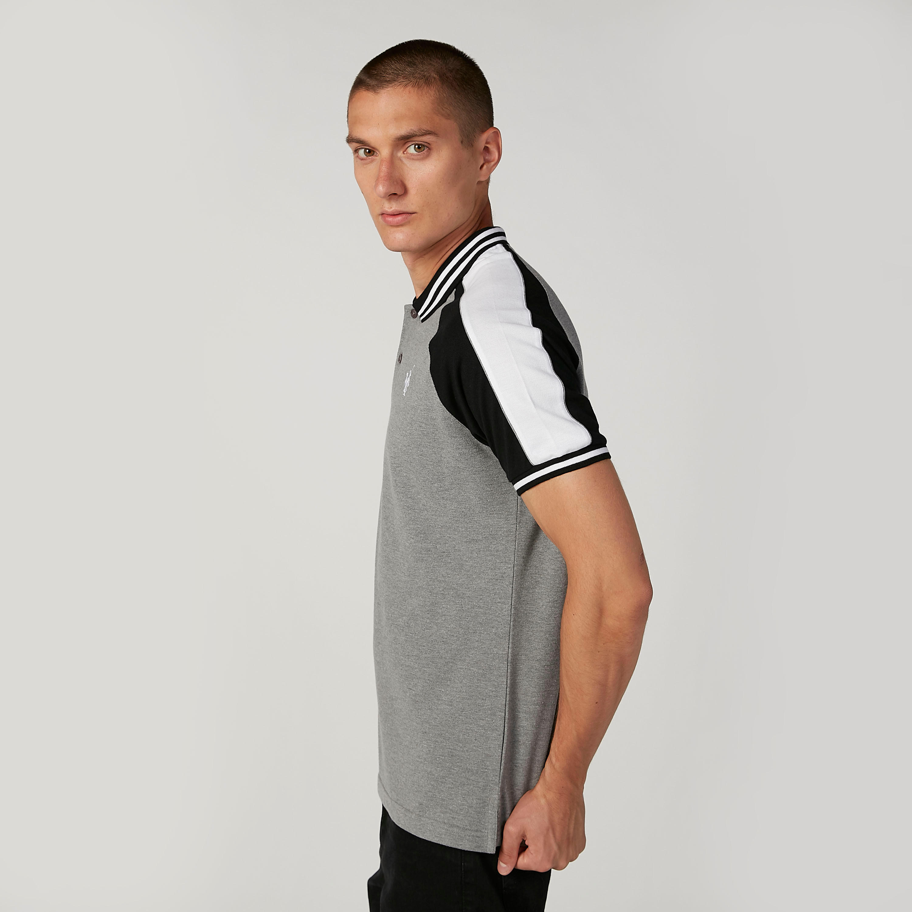 تي شيرت مستدام بقصة سليم بارز الملمس وياقة بولو -men-clothing-tshirtsandpolos-polos-image-3