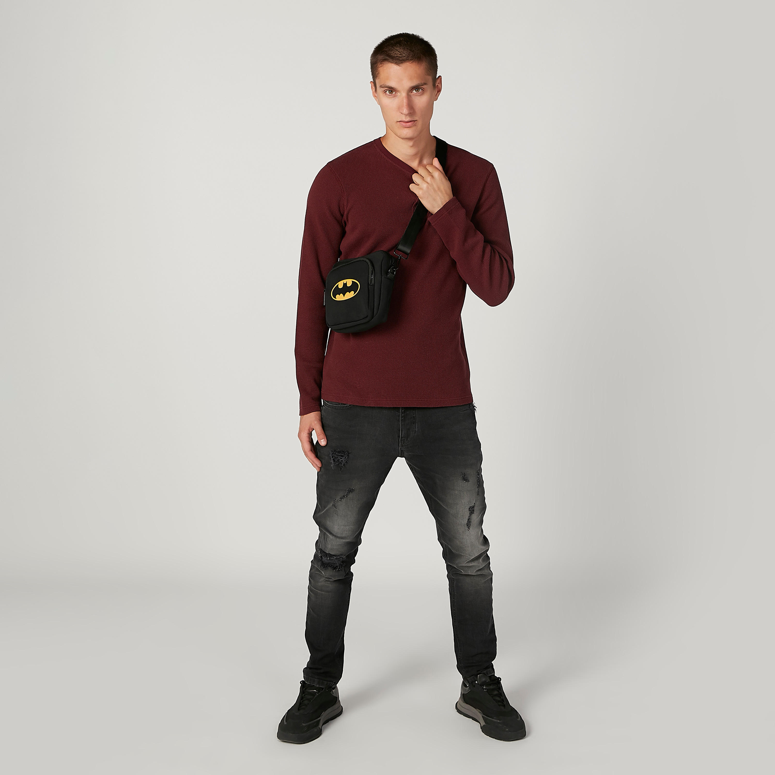 تيشيرت مستدام بارز الملمس بياقة هينلي وأكمام طويلة-men-clothing-tshirtsandpolos-tshirts-image-2