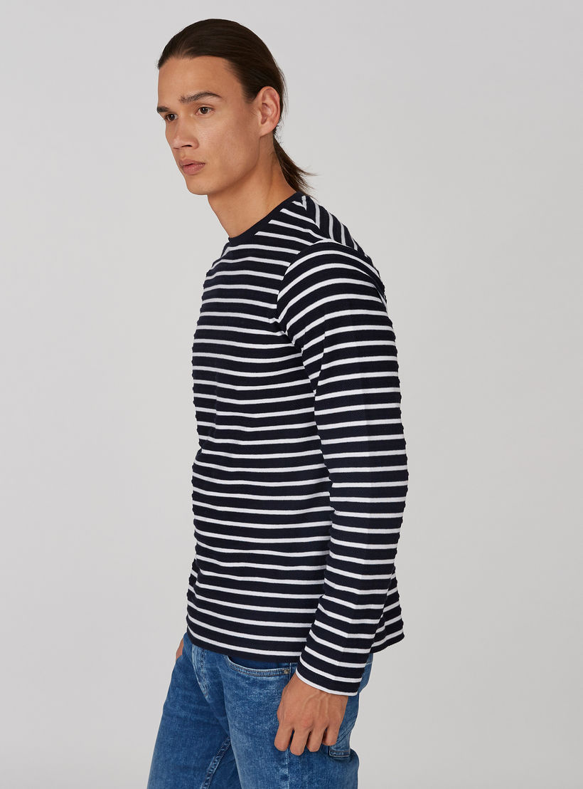 تيشيرت مستدام سليم مقلّم بياقة ضيّقة وأكمام قصيرة-men-clothing-tshirtsandpolos-tshirts-image-3
