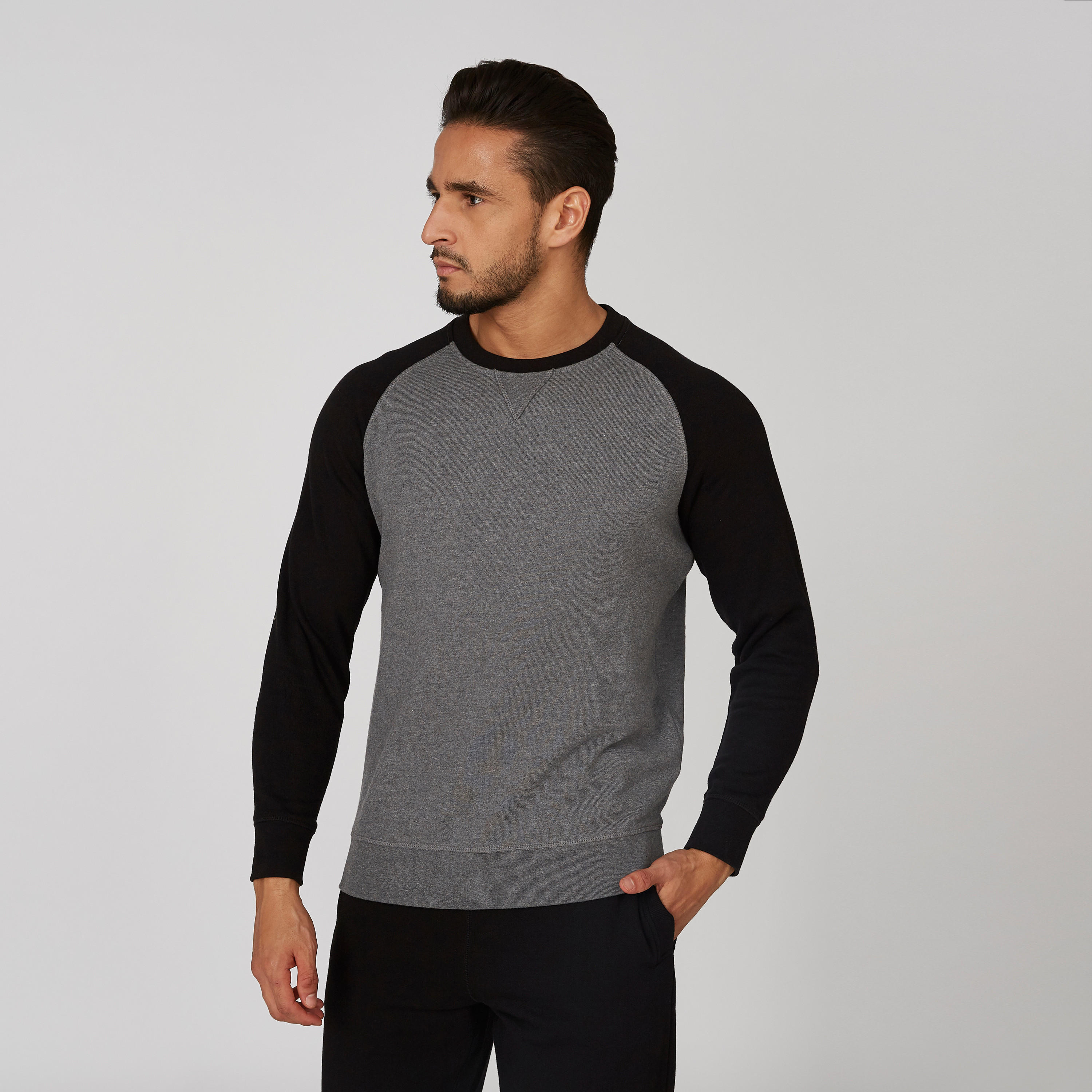 سويت شيرت مستدام بارز الملمس بياقة ضيّقة وأكمام مغايرة -men-winterwear-hoodiesandsweatshirts-image-1
