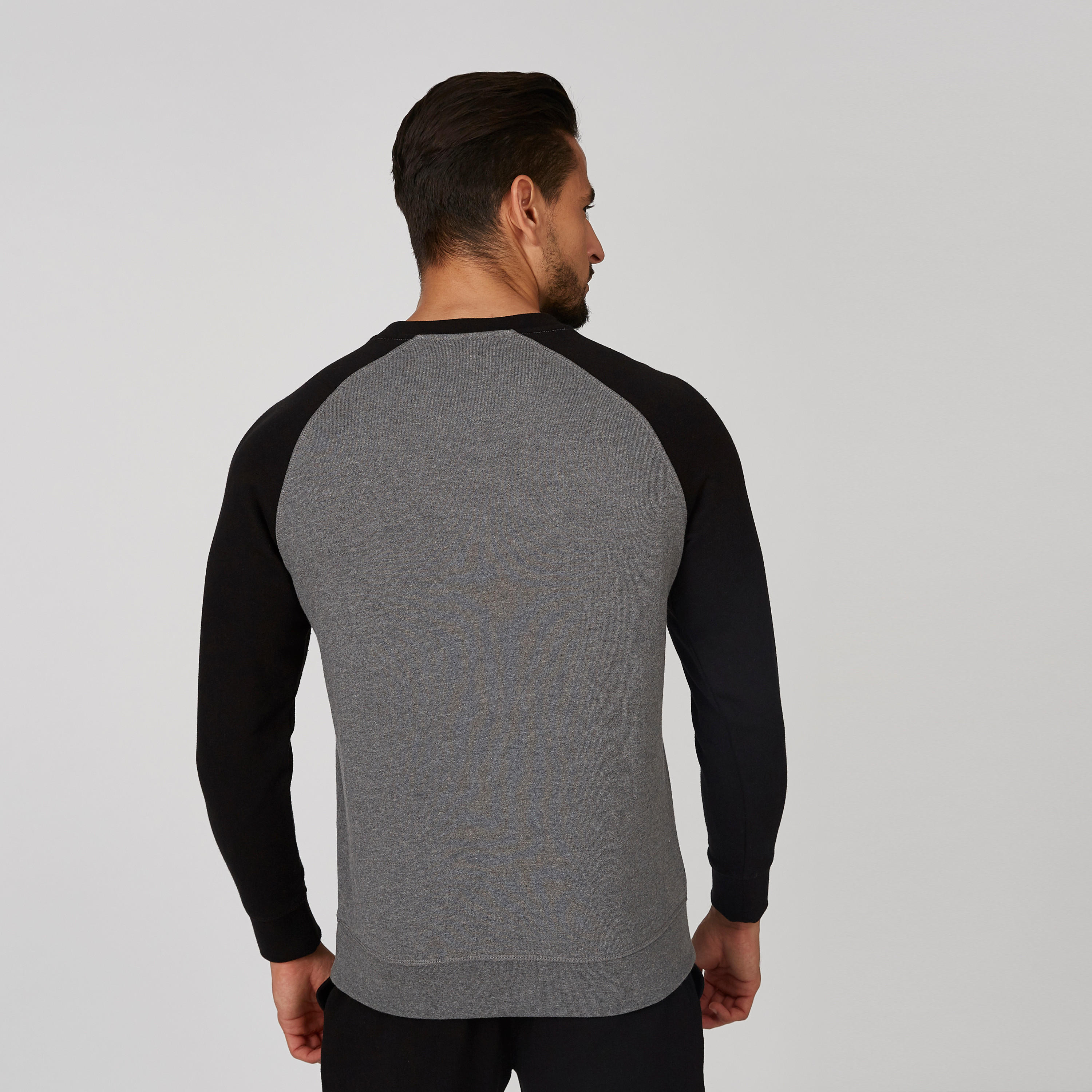 سويت شيرت مستدام بارز الملمس بياقة ضيّقة وأكمام مغايرة -men-winterwear-hoodiesandsweatshirts-image-2