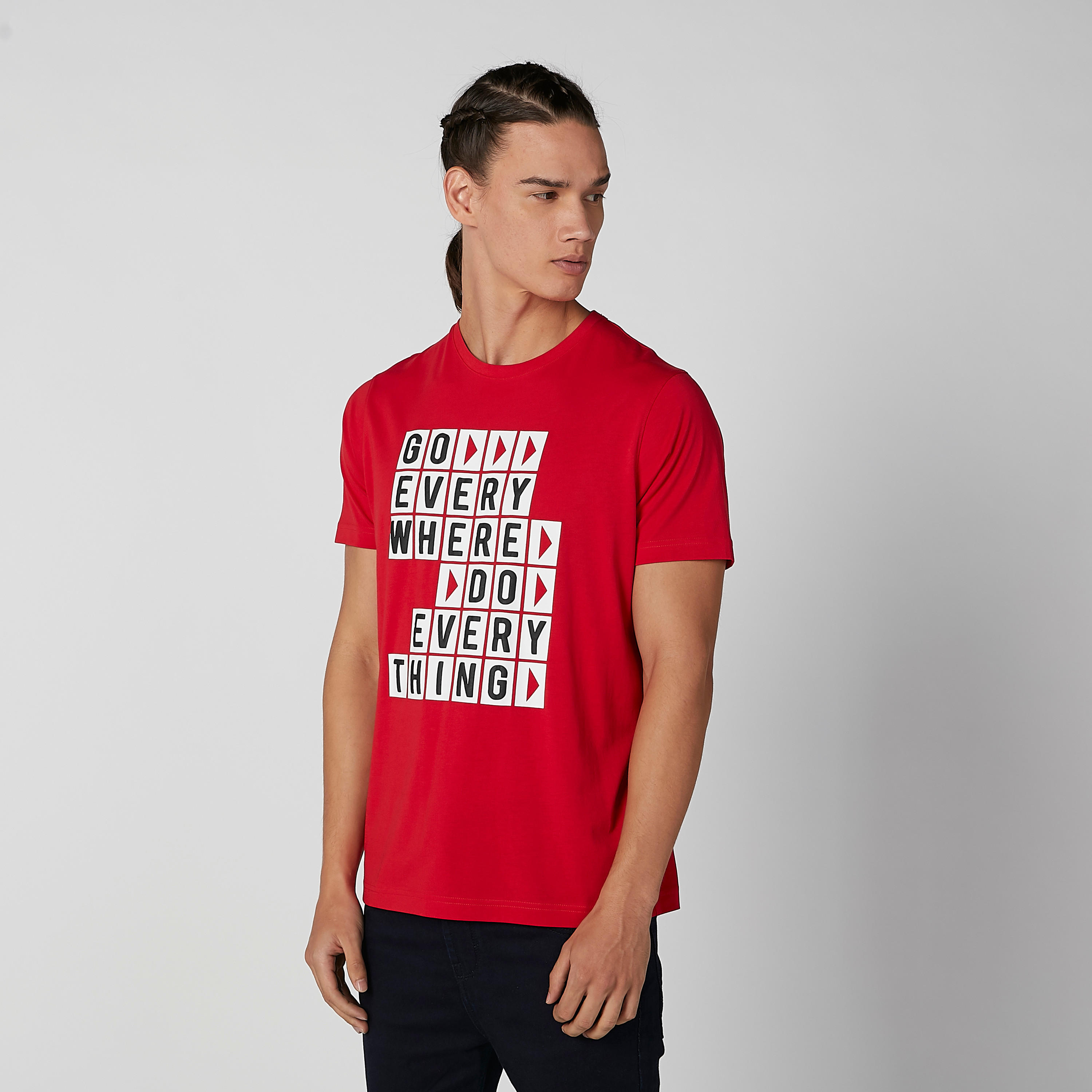 تيشيرت بياقة مستديرة وأكمام قصيرة وطبعات-men-clothing-tshirtsandpolos-tshirts-image-2