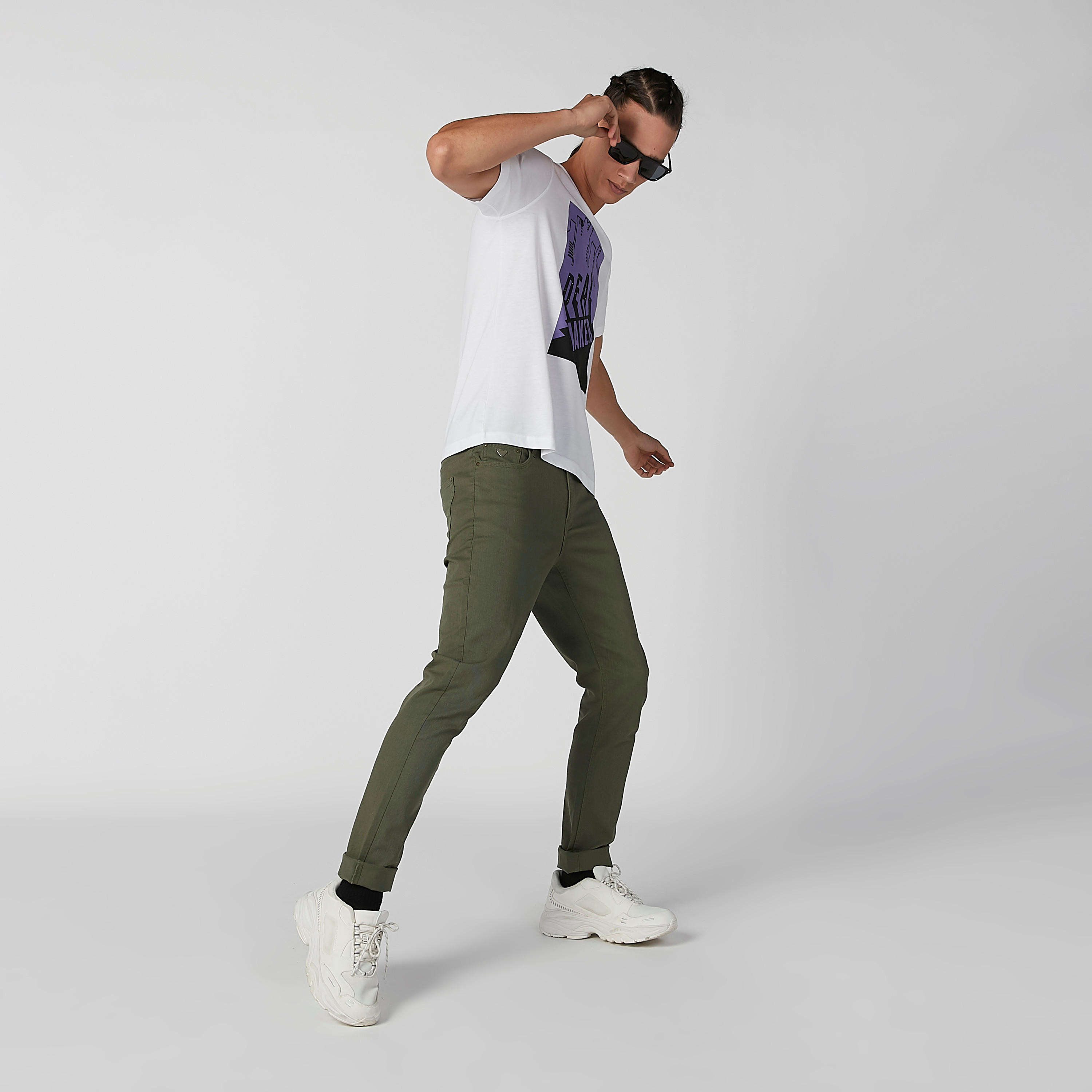 تيشيرت بياقة مستديرة وأكمام قصيرة وطبعات-men-clothing-tshirtsandpolos-tshirts-image-3