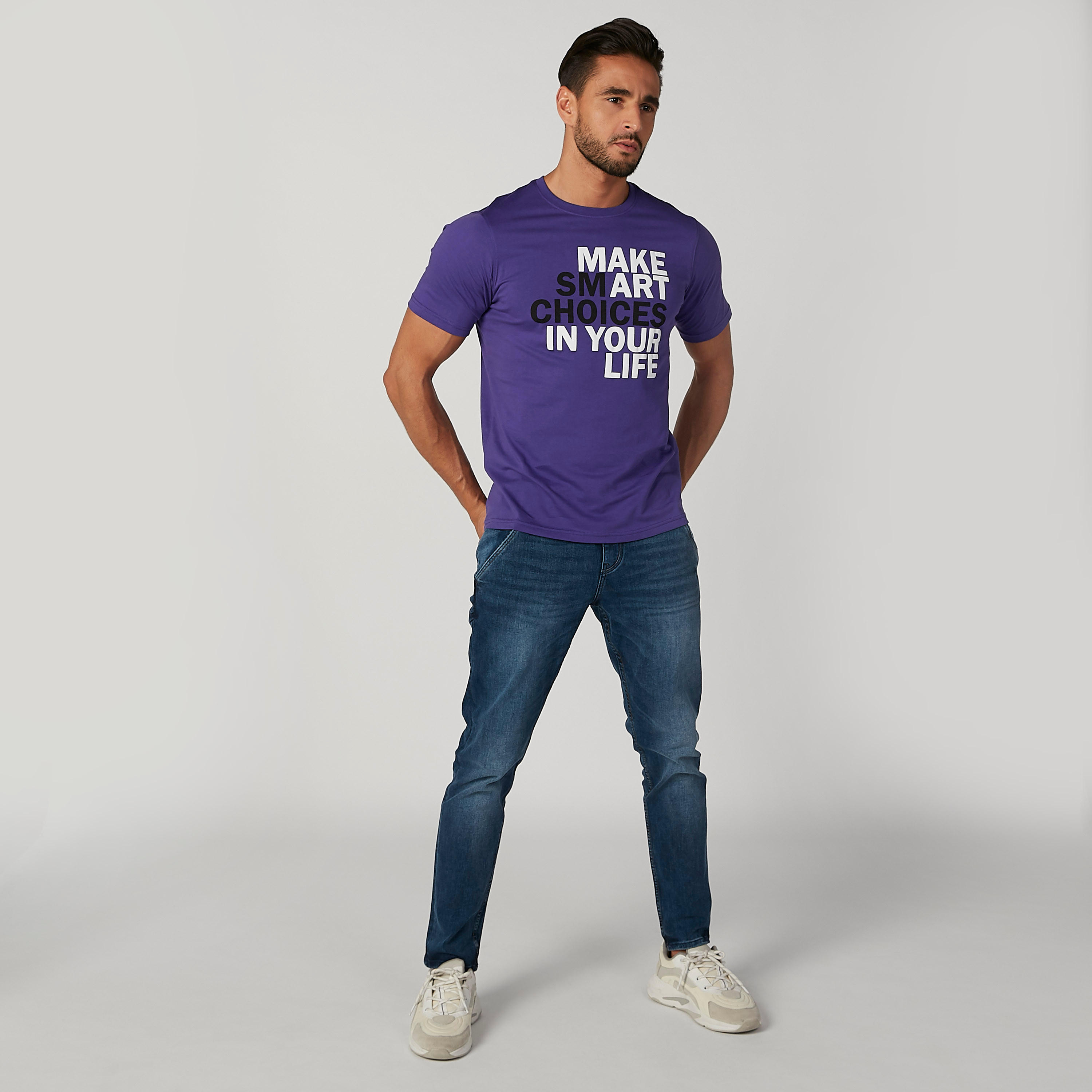 تيشيرت سليم بياقة مستديرة وأكمام قصيرة وطبعات-men-clothing-tshirtsandpolos-tshirts-image-3