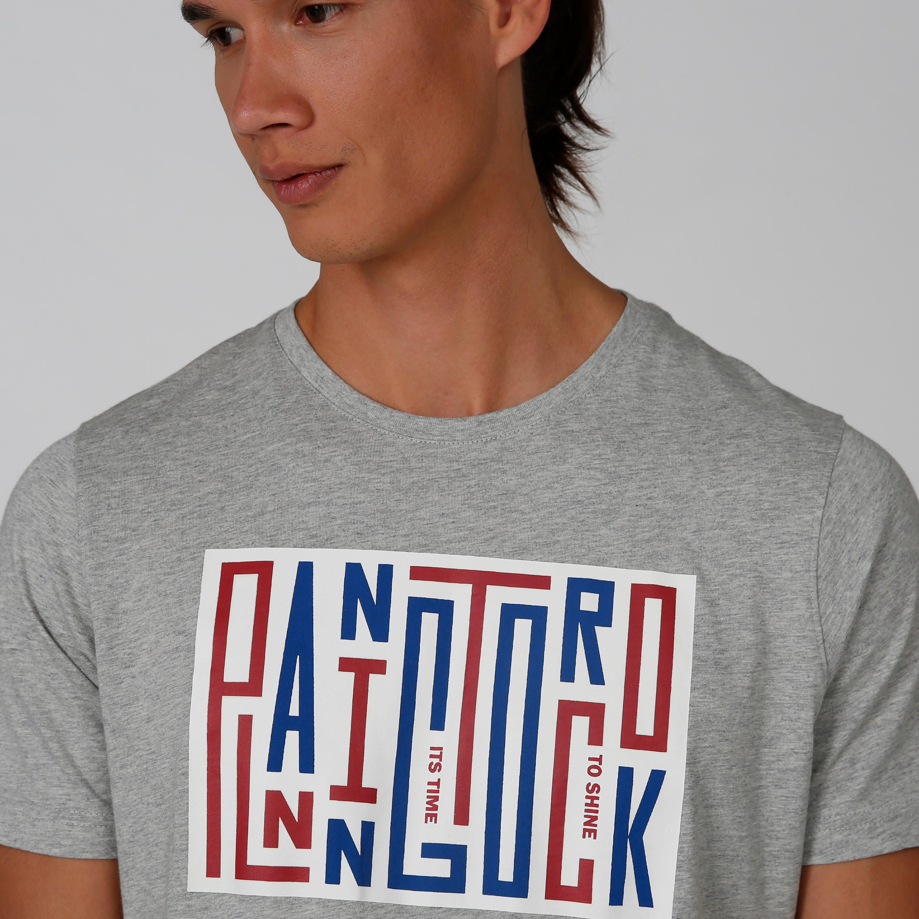 تيشيرت سليم بياقة ضيّقة وأكمام قصيرة وطبعات-men-clothing-tshirtsandpolos-tshirts-image-5